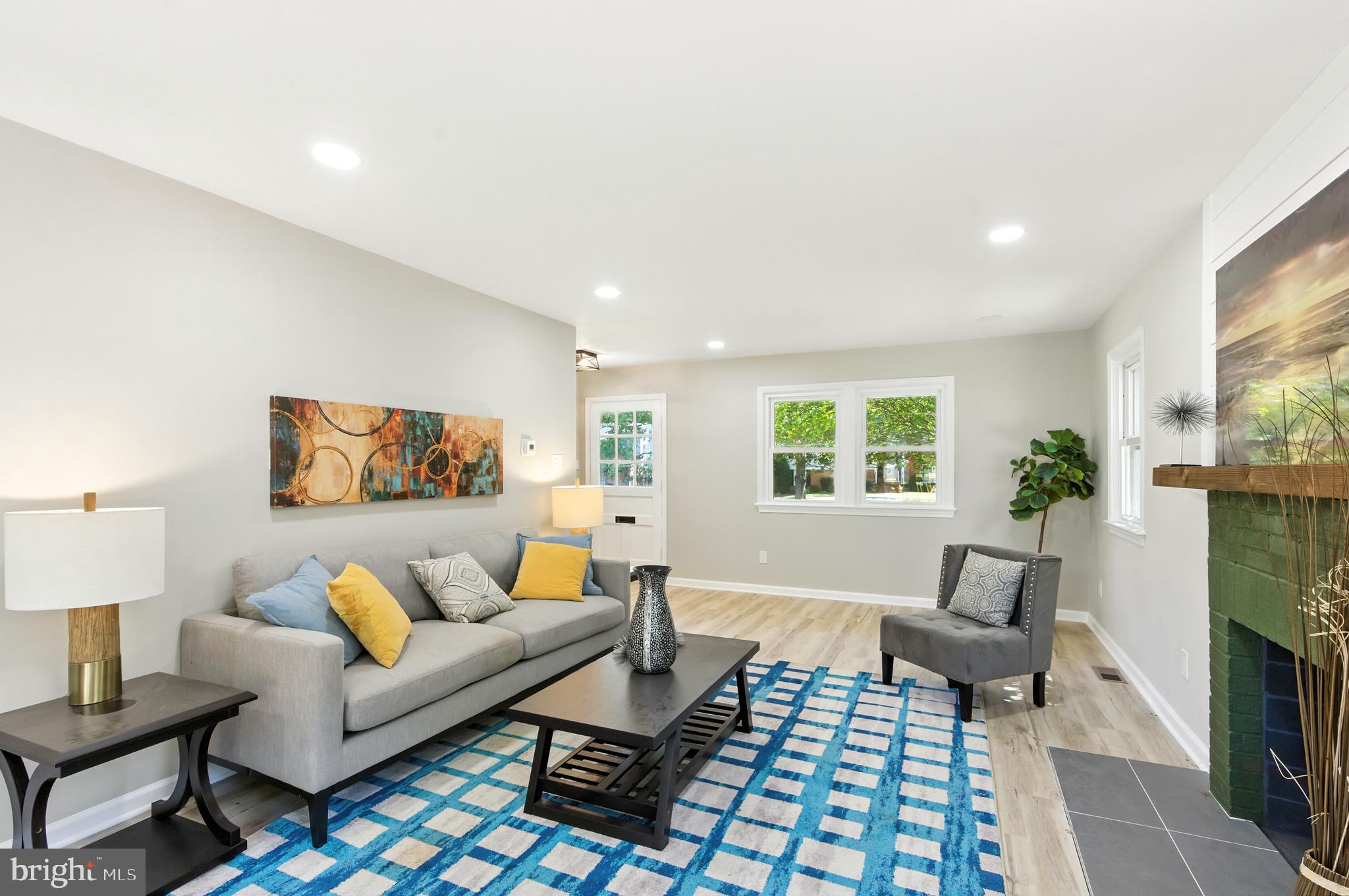 Real estate listing preview #8