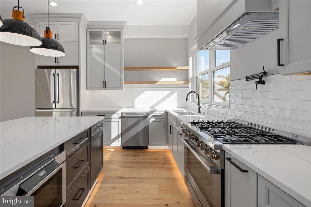 Real estate listing preview #18