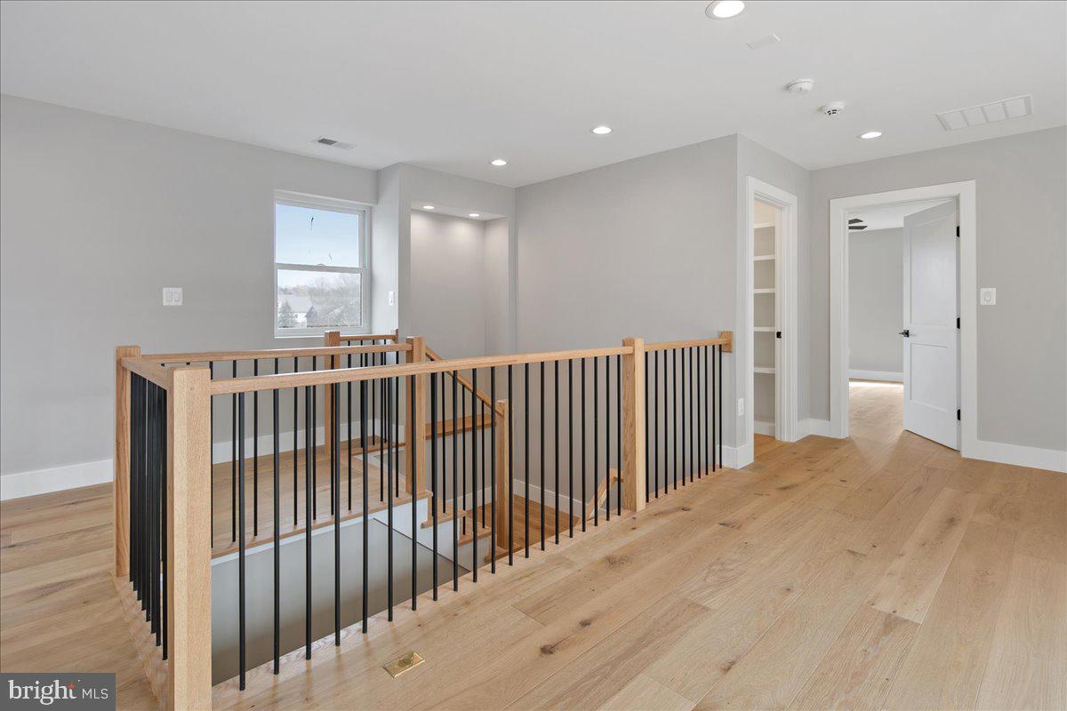 Real estate listing preview #52