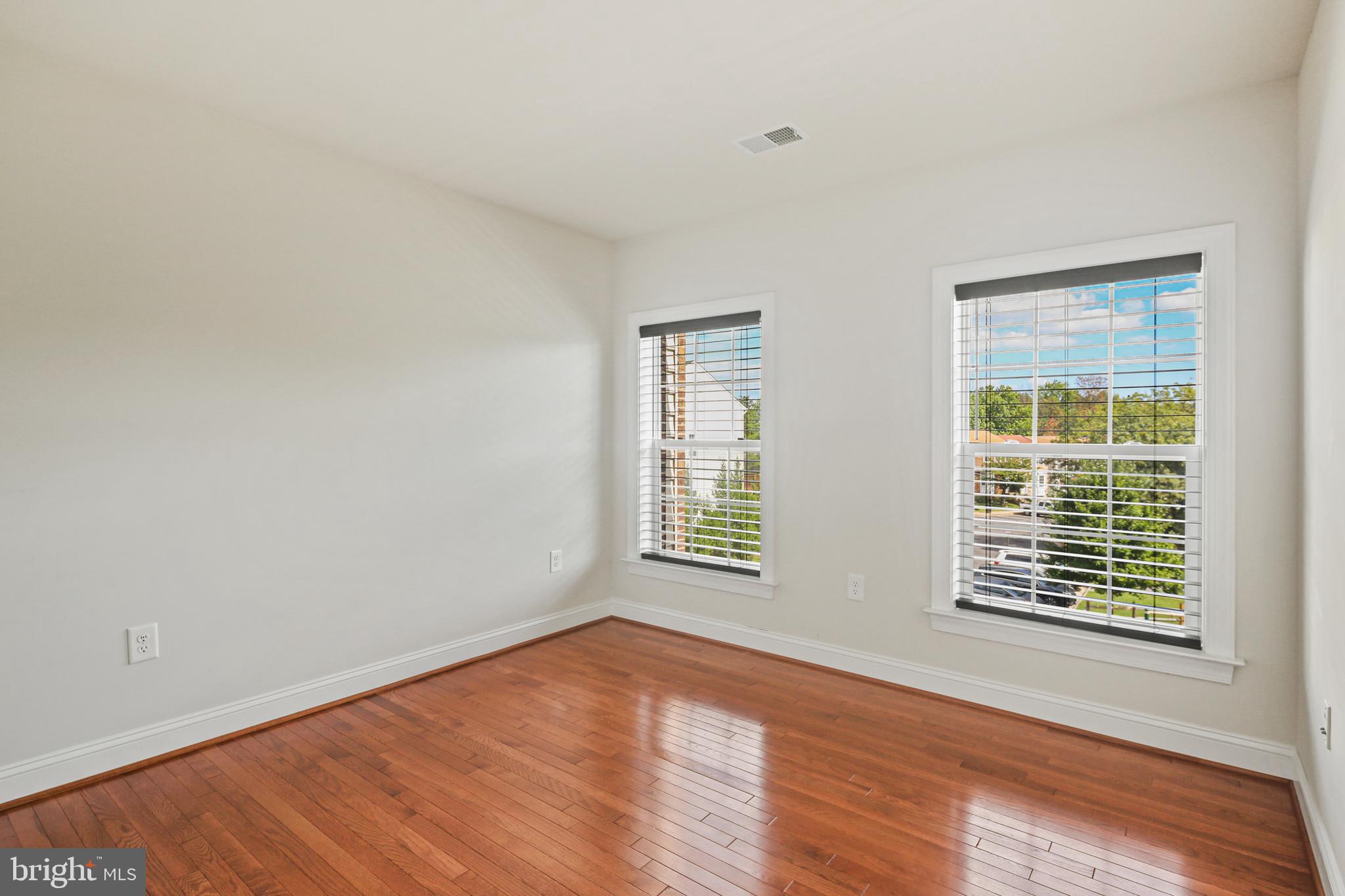 Real estate listing preview #22