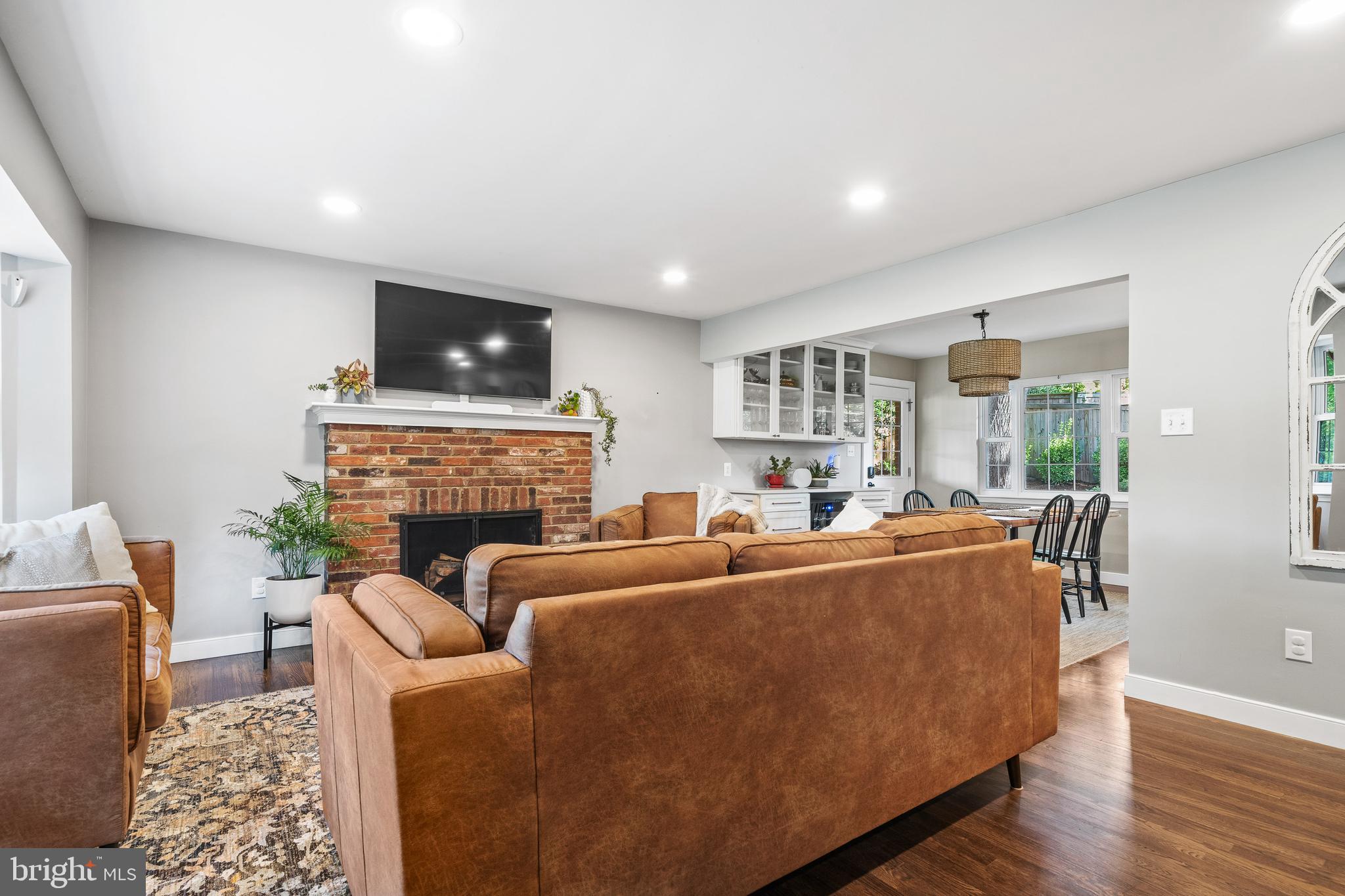 Real estate listing preview #12