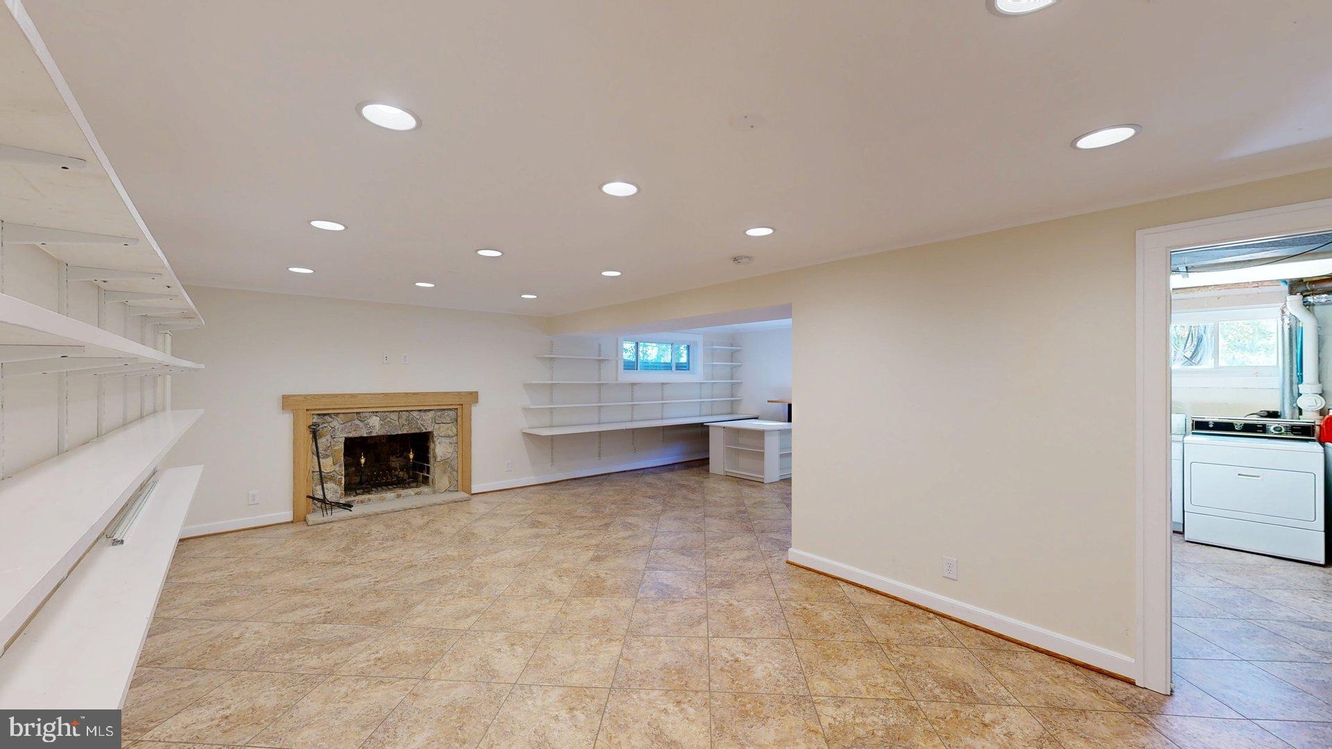 Real estate listing preview #24