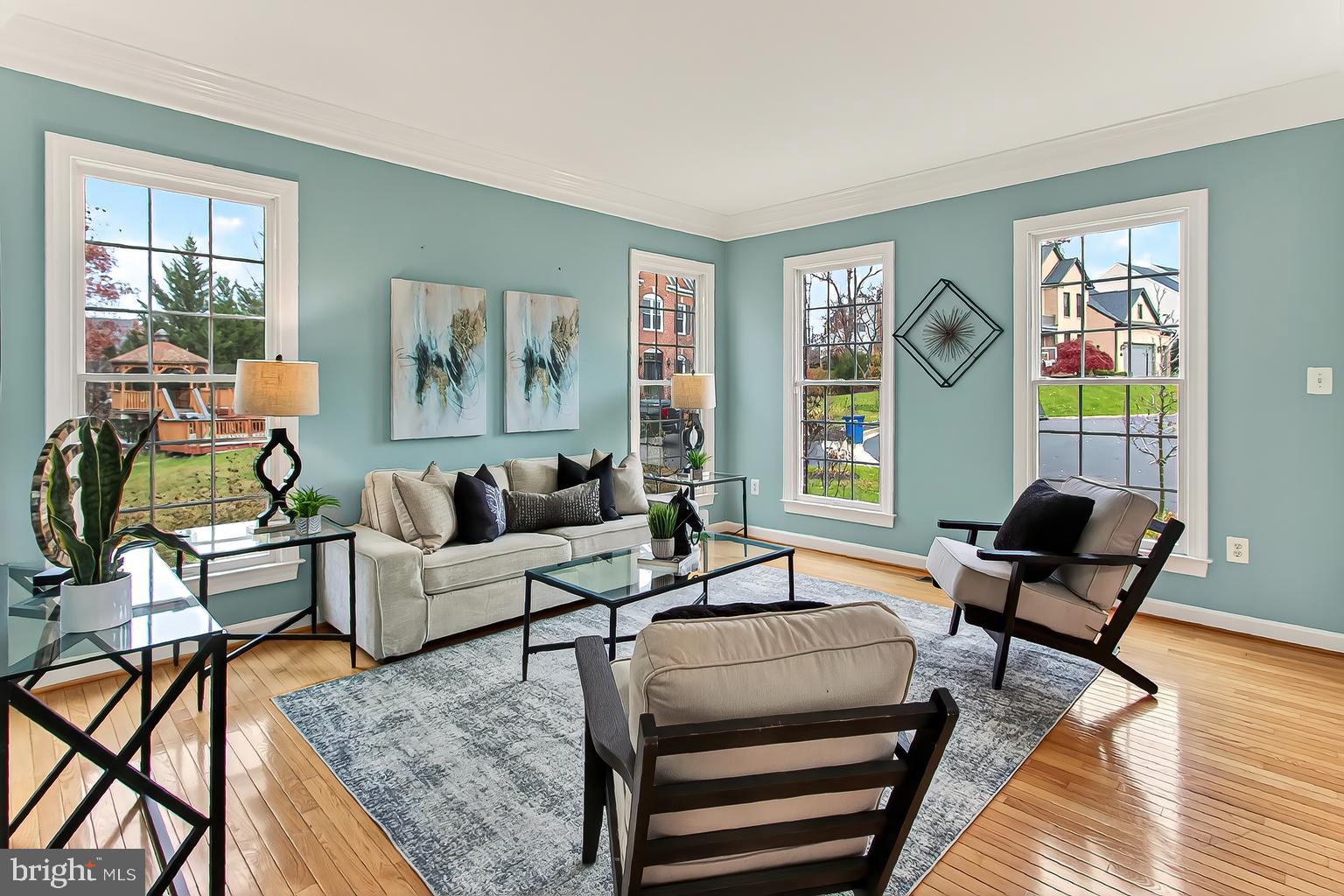 Real estate listing preview #12