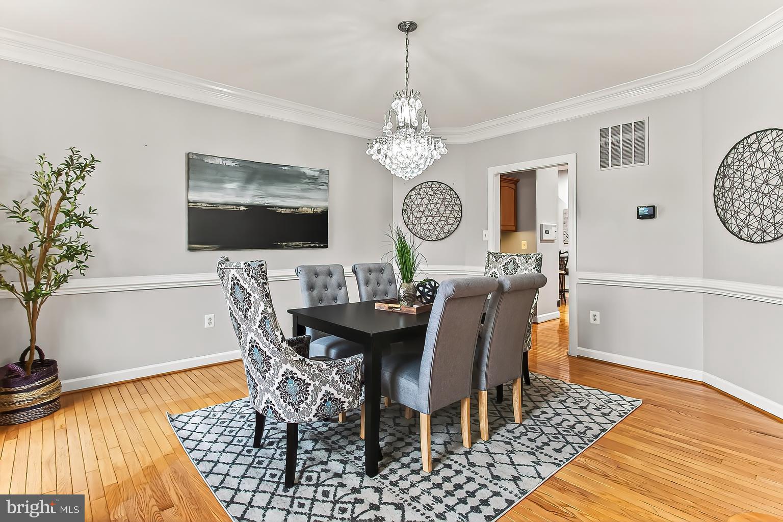 Real estate listing preview #14