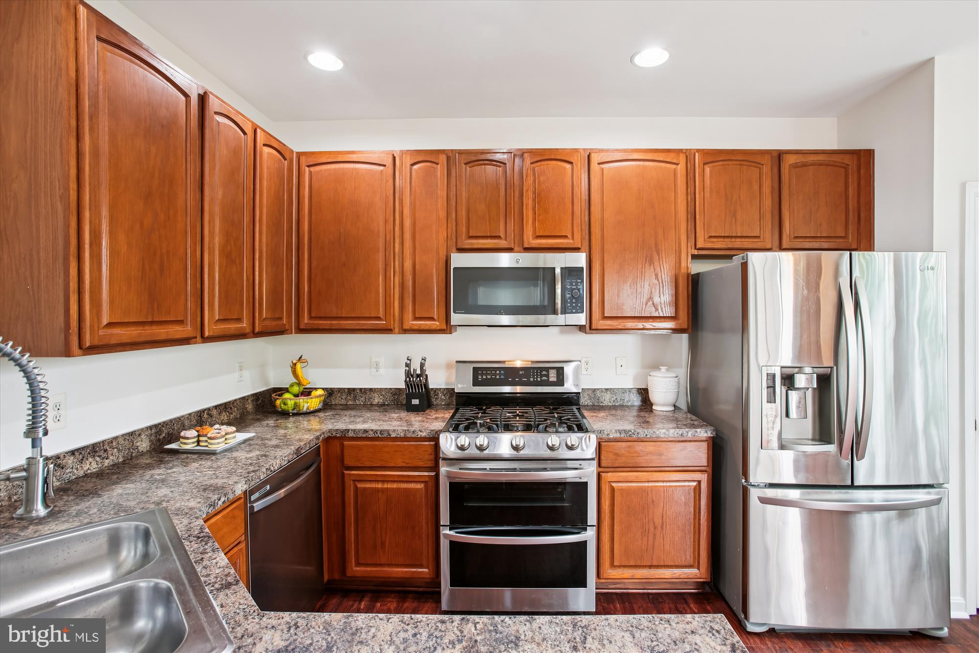 Real estate listing preview #24