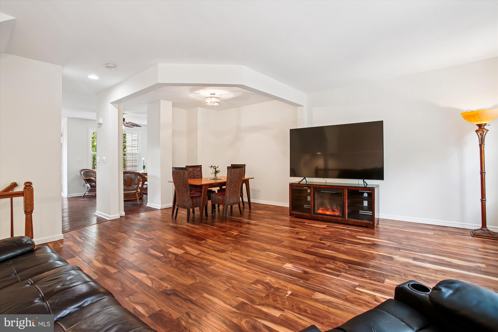 Real estate listing preview #10