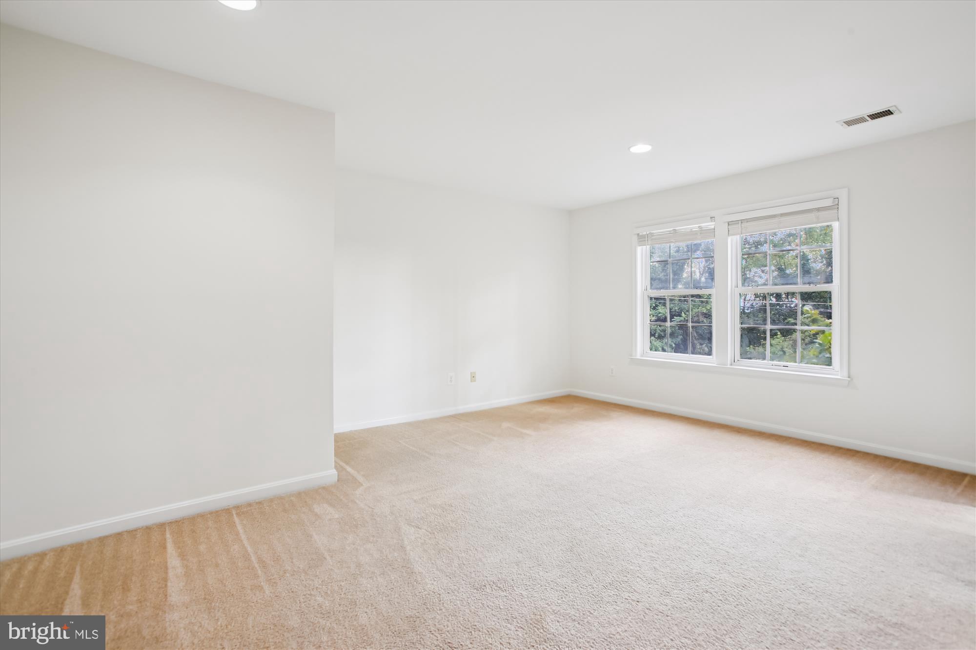 Real estate listing preview #65