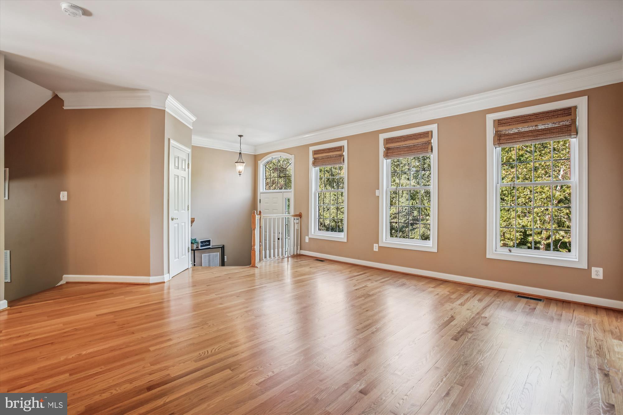 Real estate listing preview #9