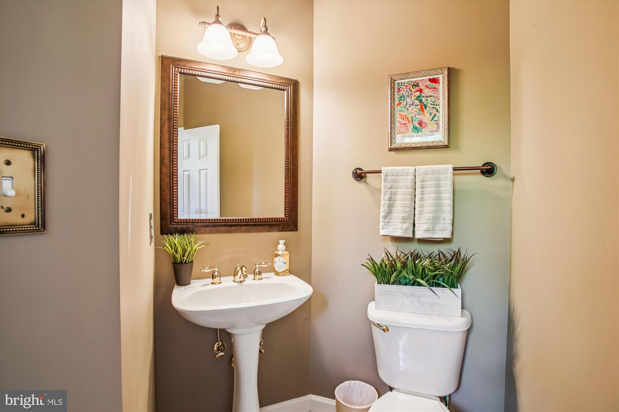 Real estate listing preview #5