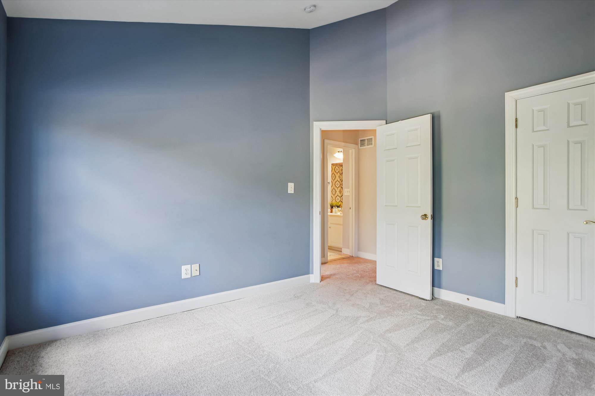 Real estate listing preview #53