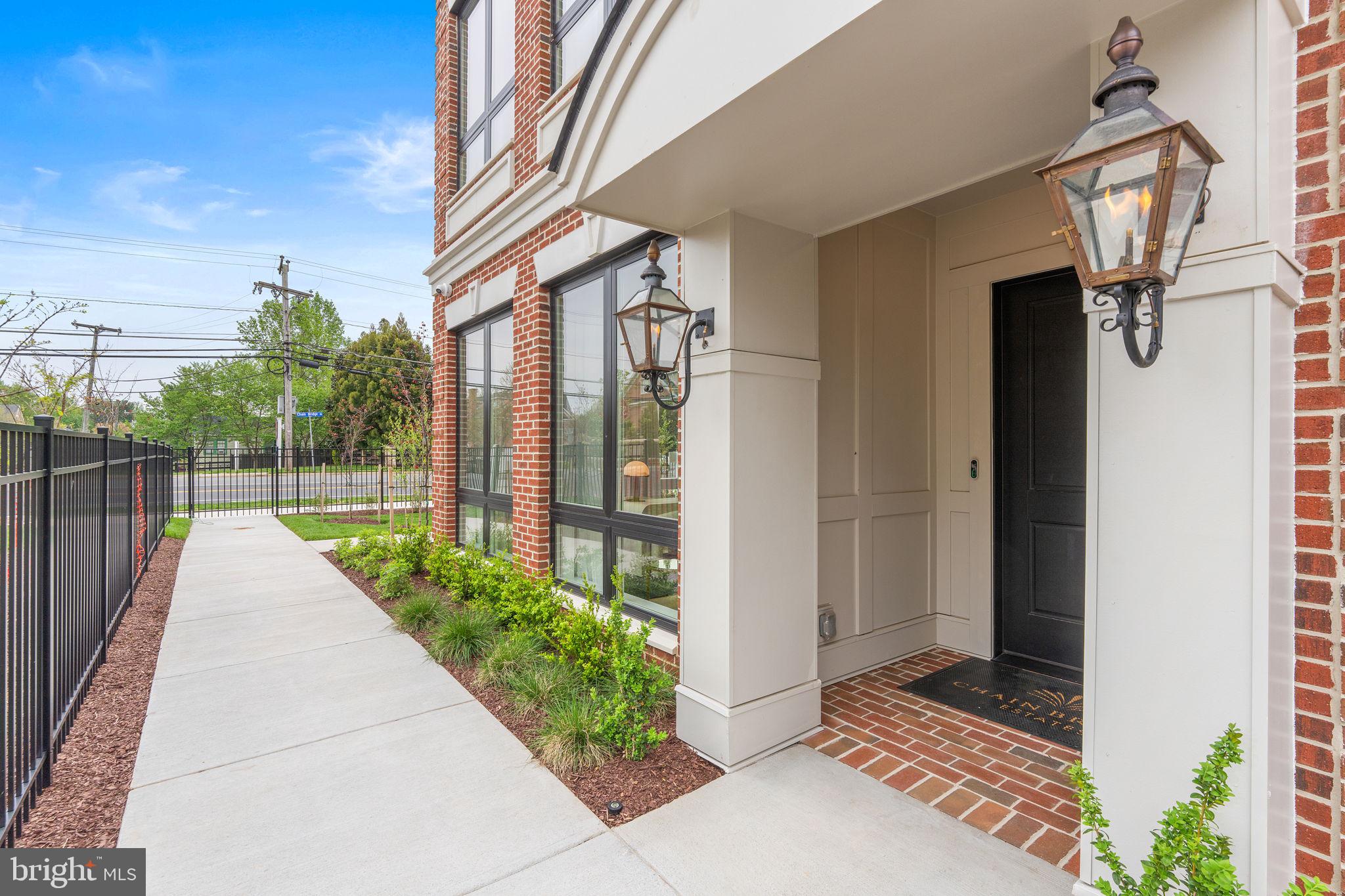 Real estate listing preview #5