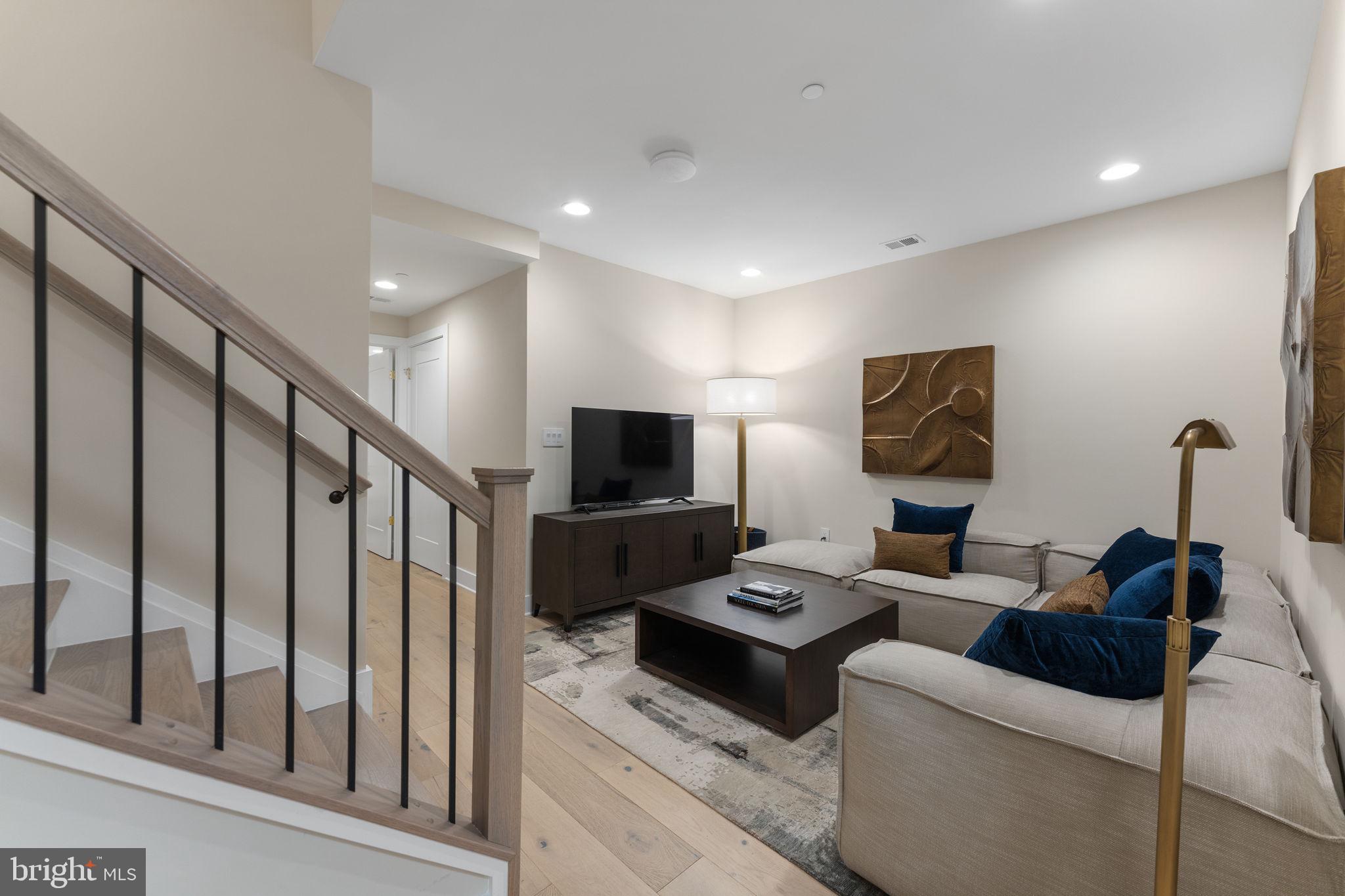 Real estate listing preview #31