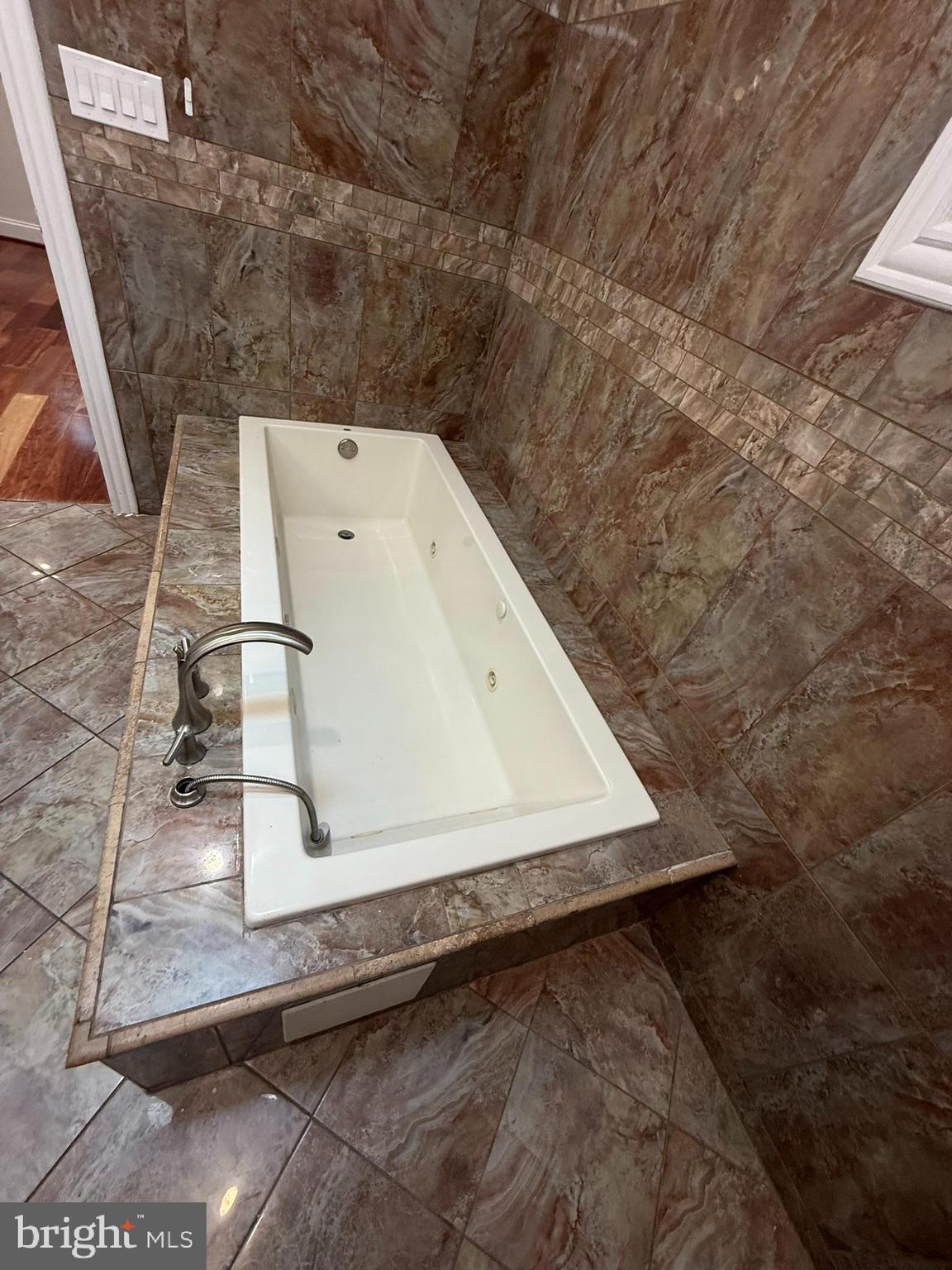 Real estate listing preview #22