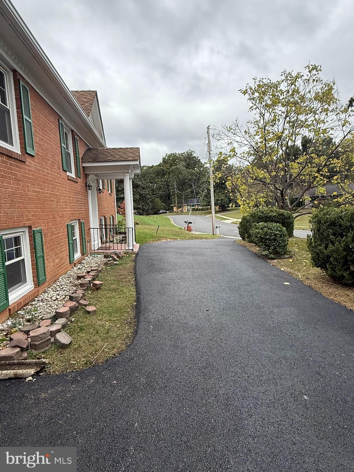 Real estate listing preview #4