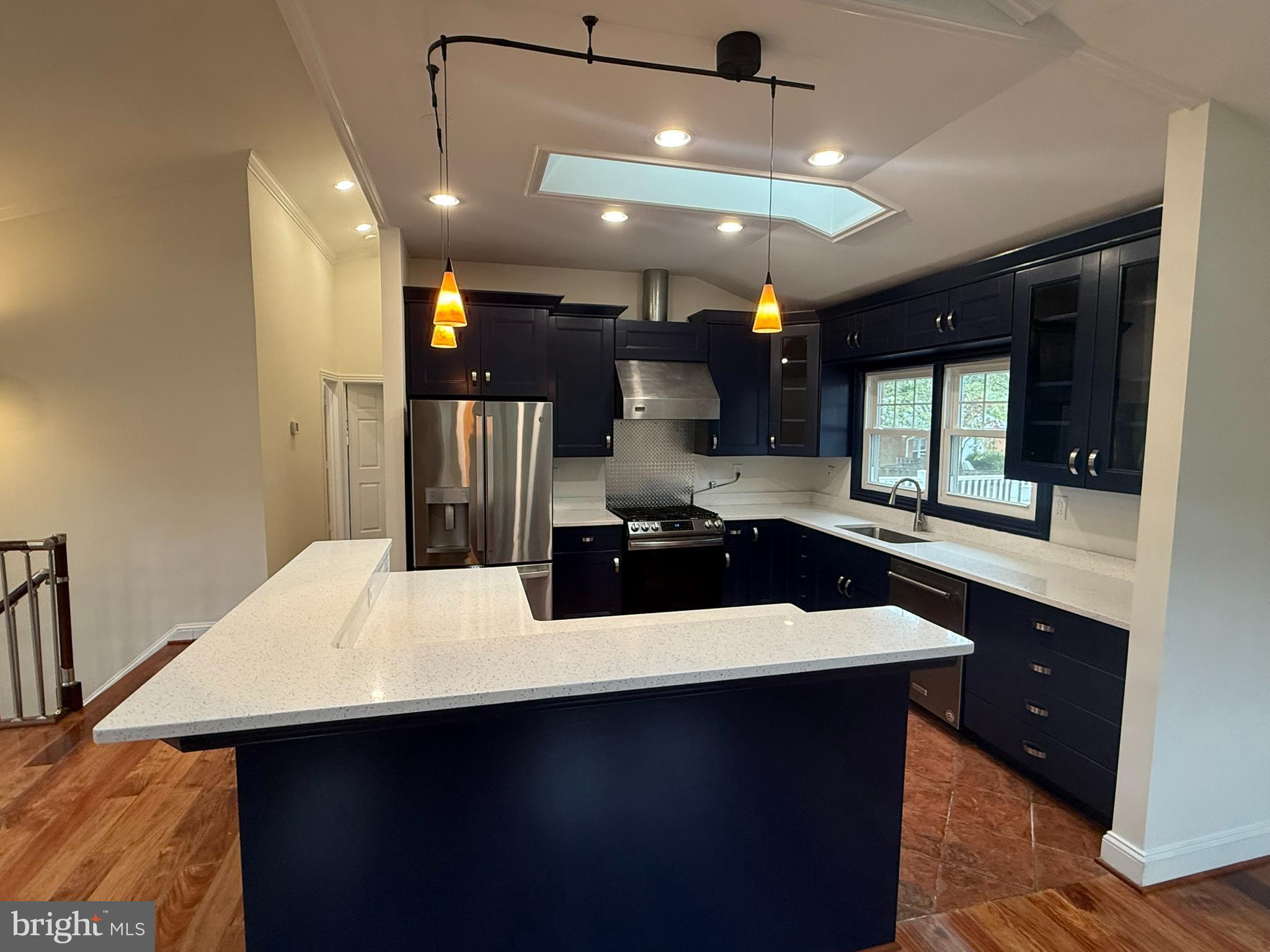 Real estate listing preview #13