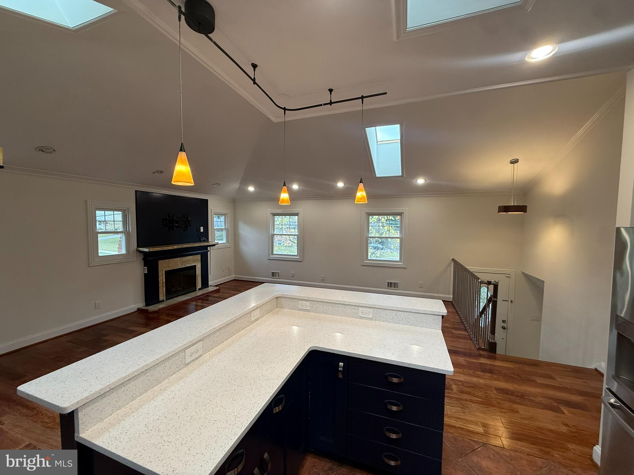 Real estate listing preview #16