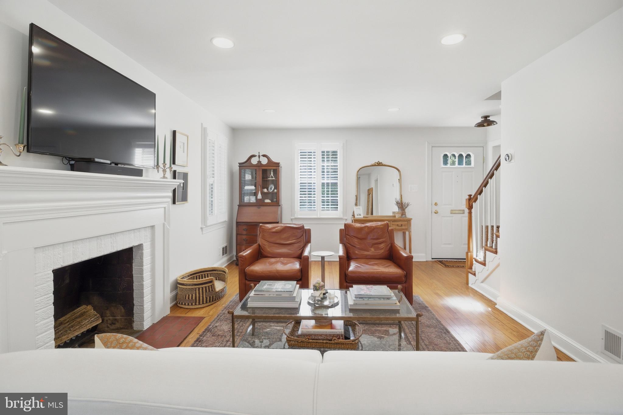 Real estate listing preview #4