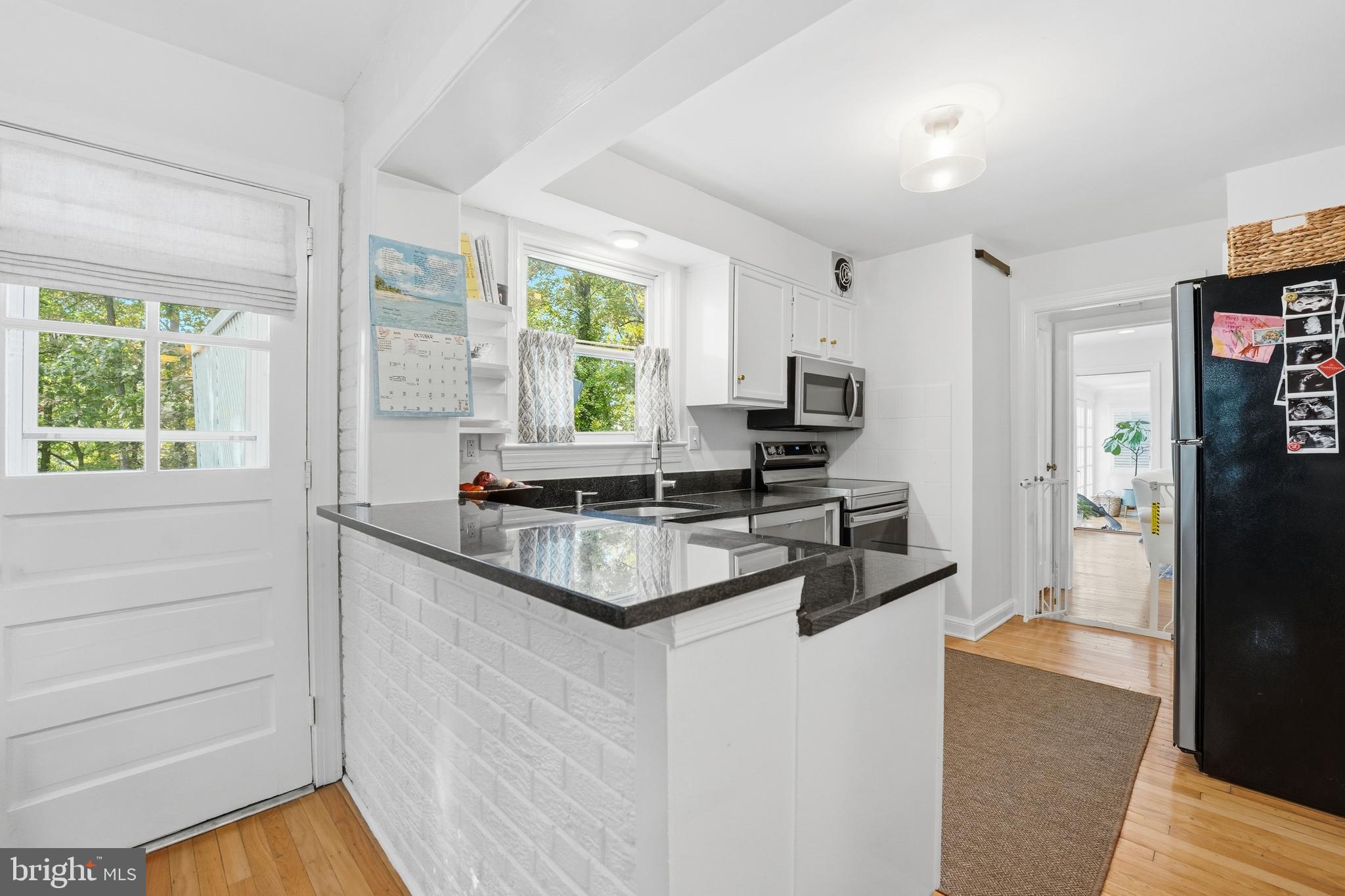 Real estate listing preview #8