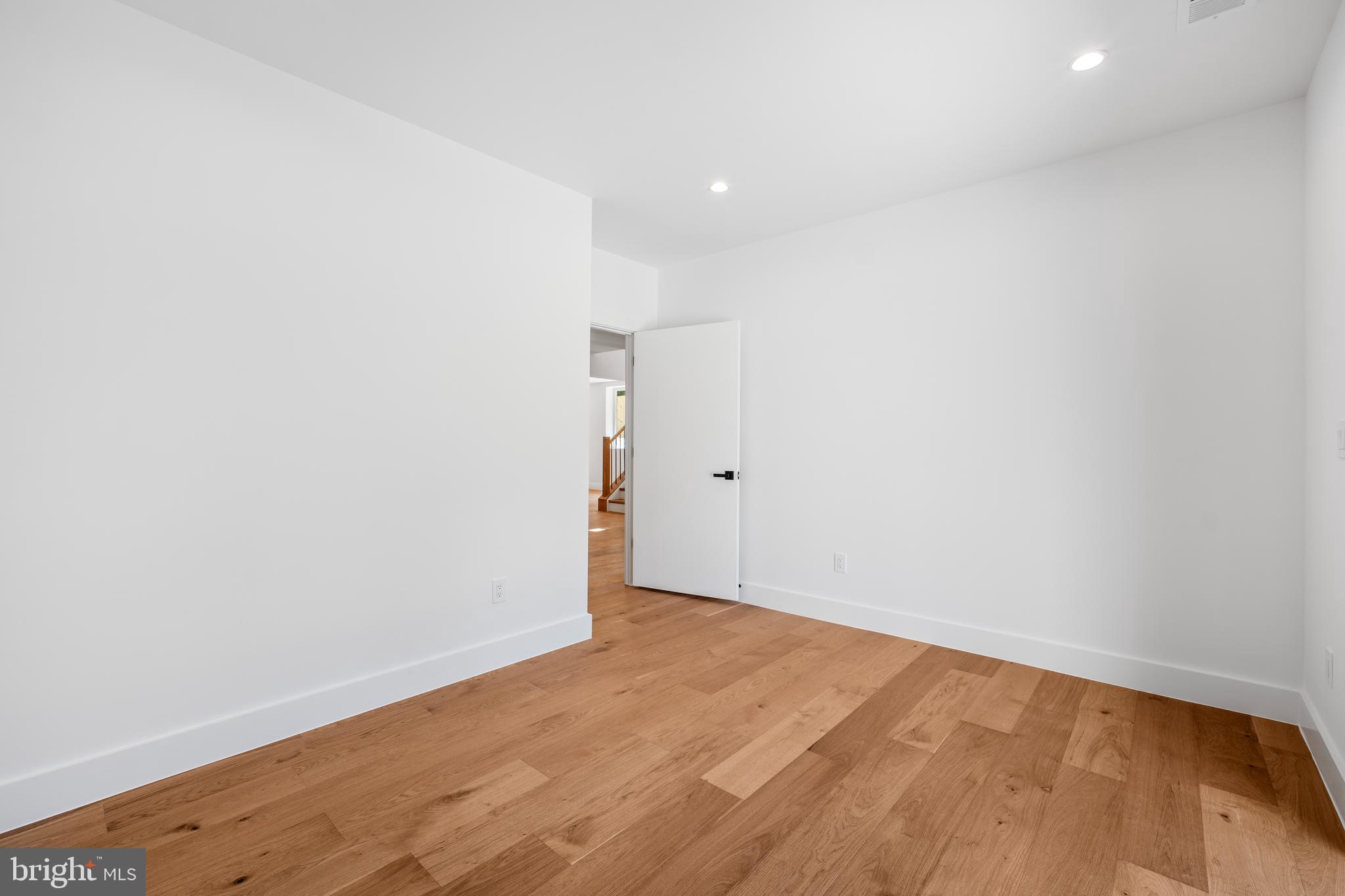 Real estate listing preview #51