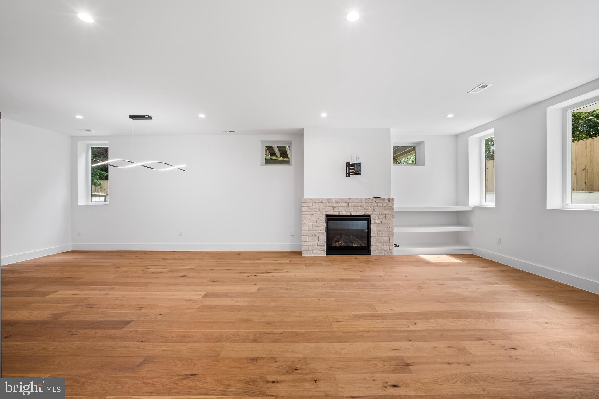 Real estate listing preview #46