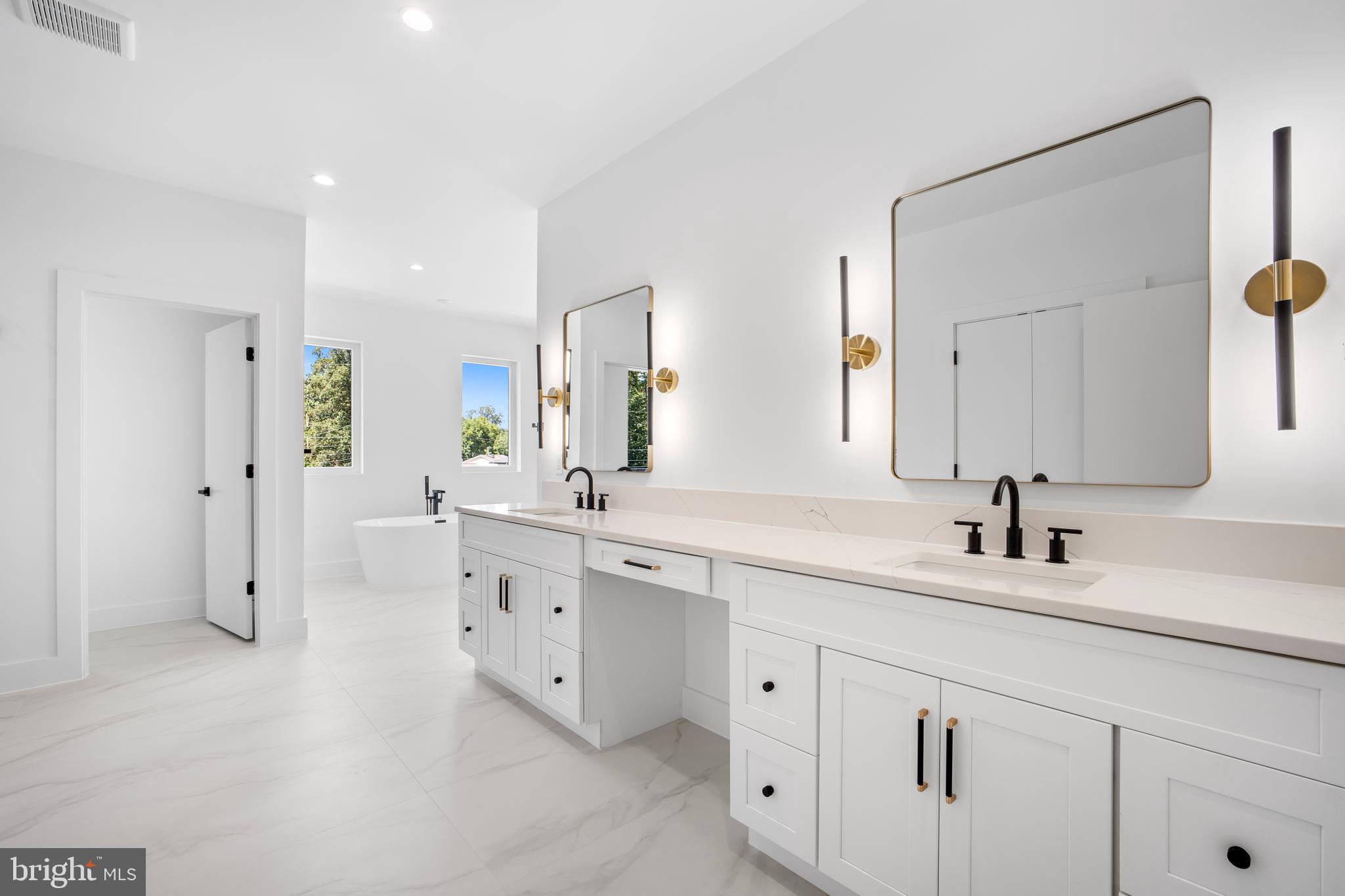 Real estate listing preview #32