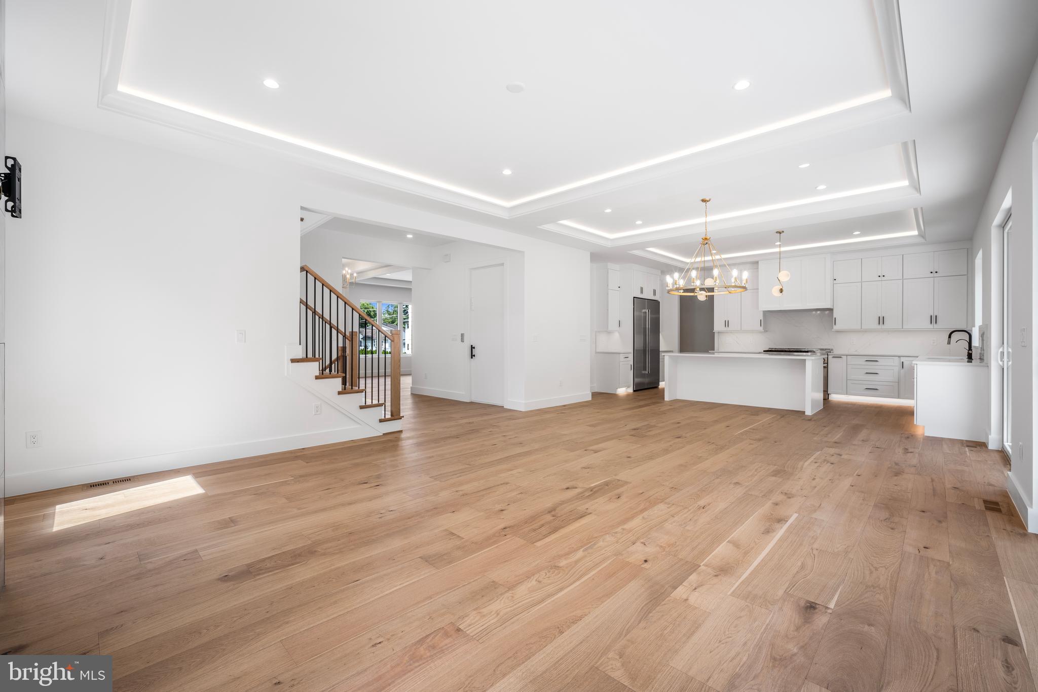 Real estate listing preview #14