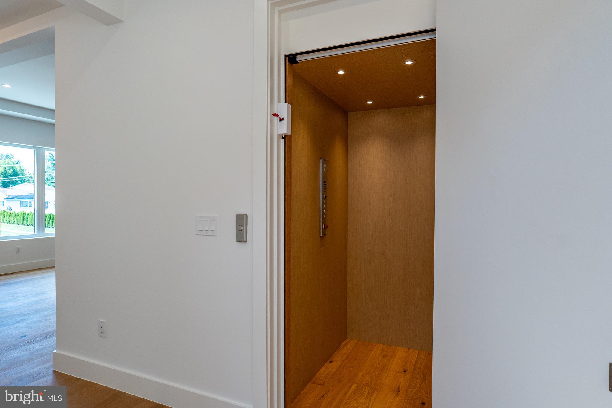 Real estate listing preview #10