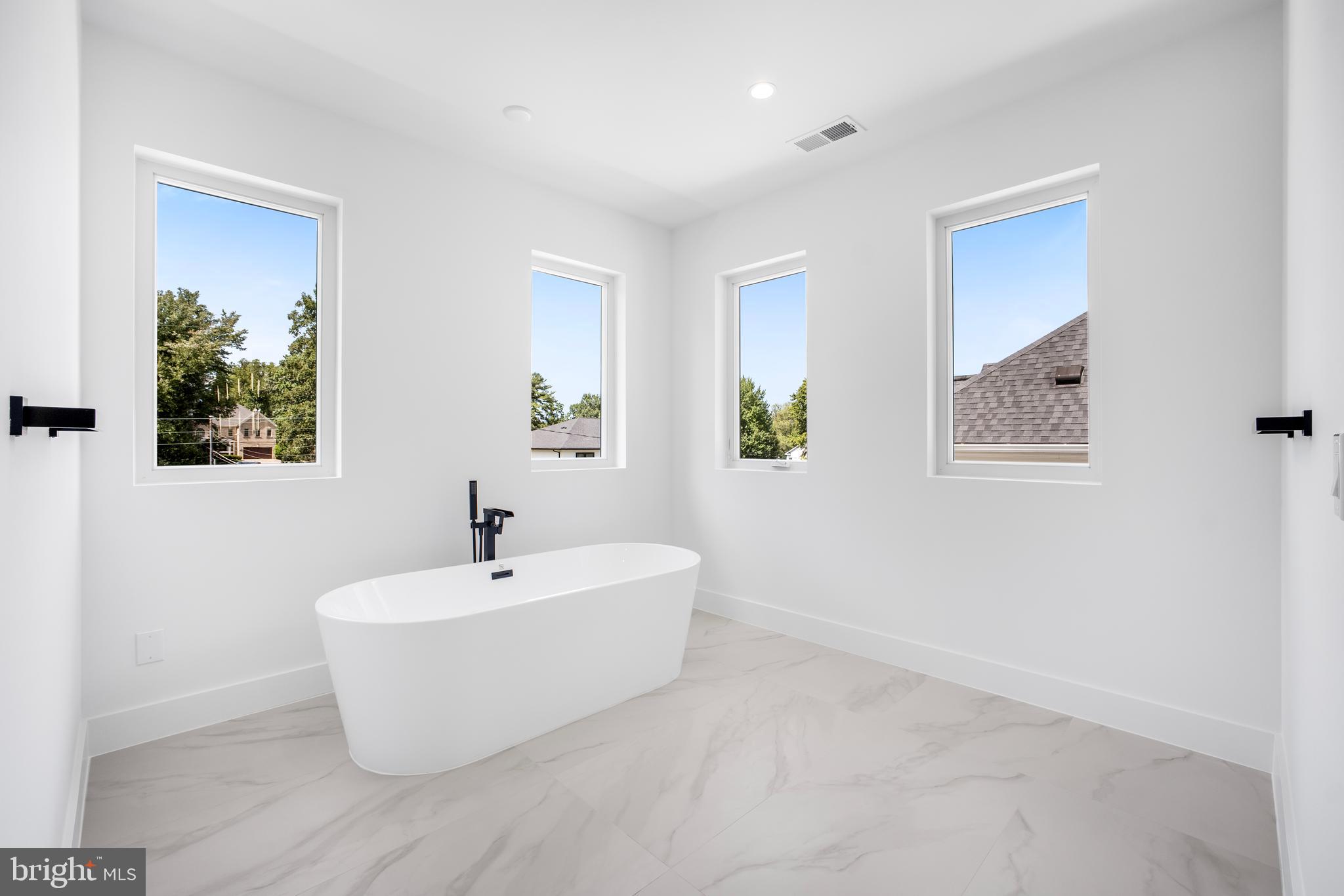 Real estate listing preview #31