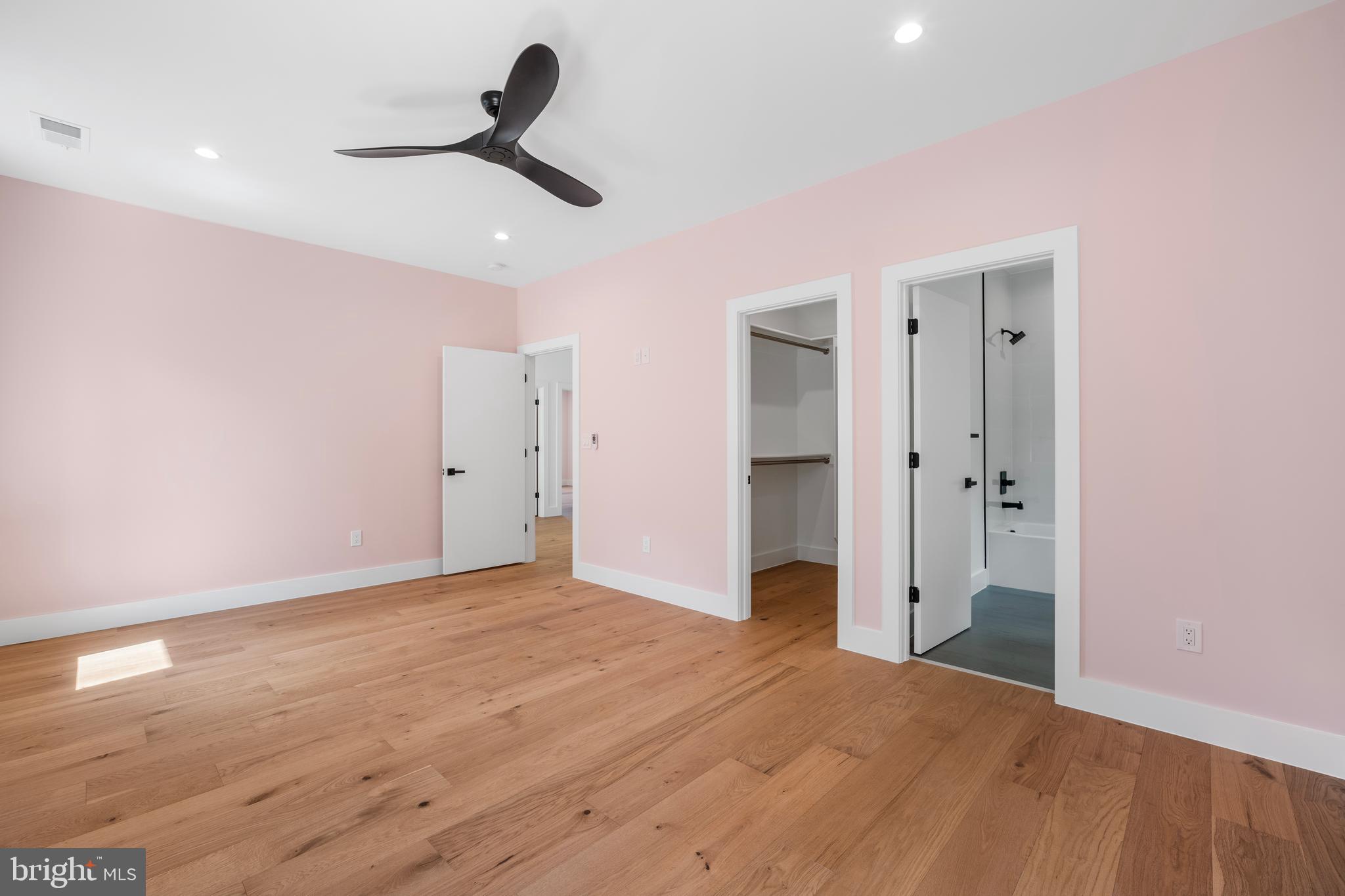 Real estate listing preview #24