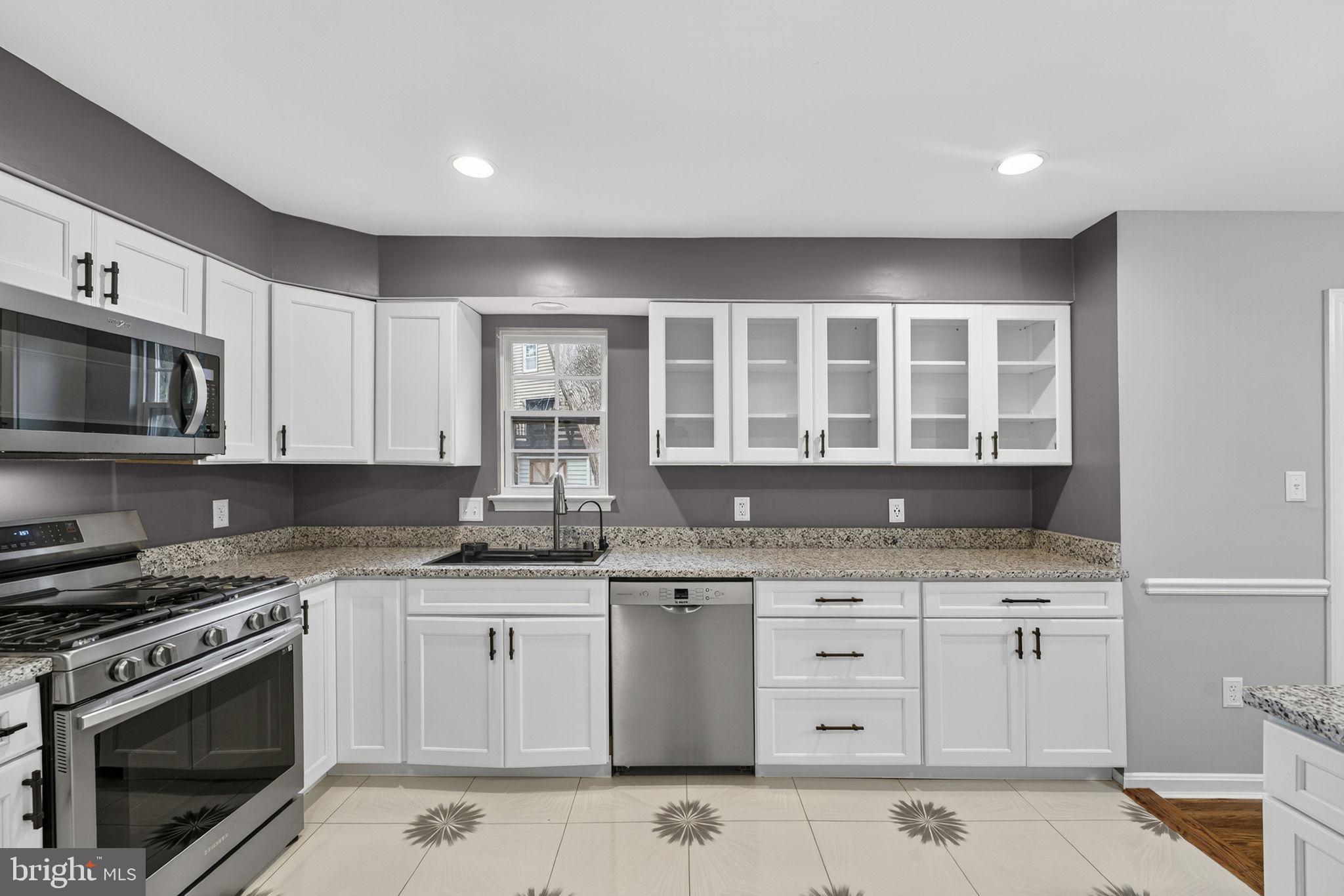 Real estate listing preview #8