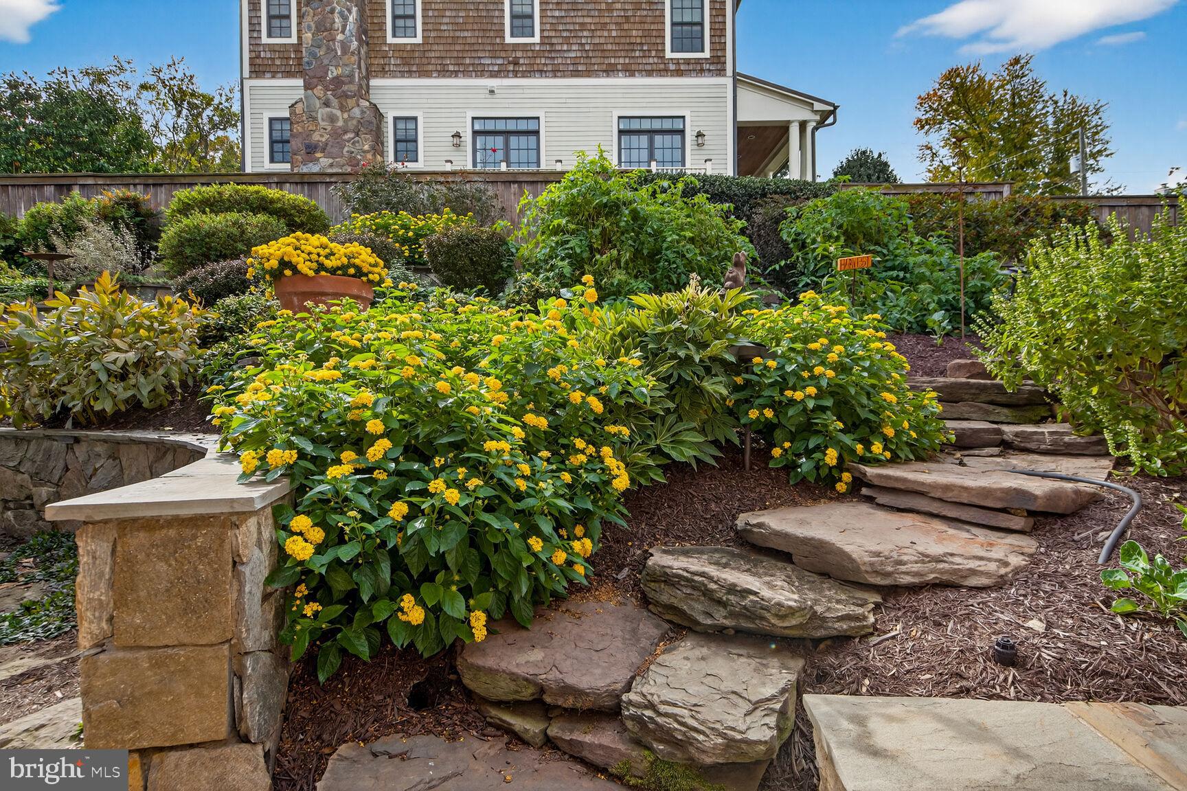 Real estate listing preview #32