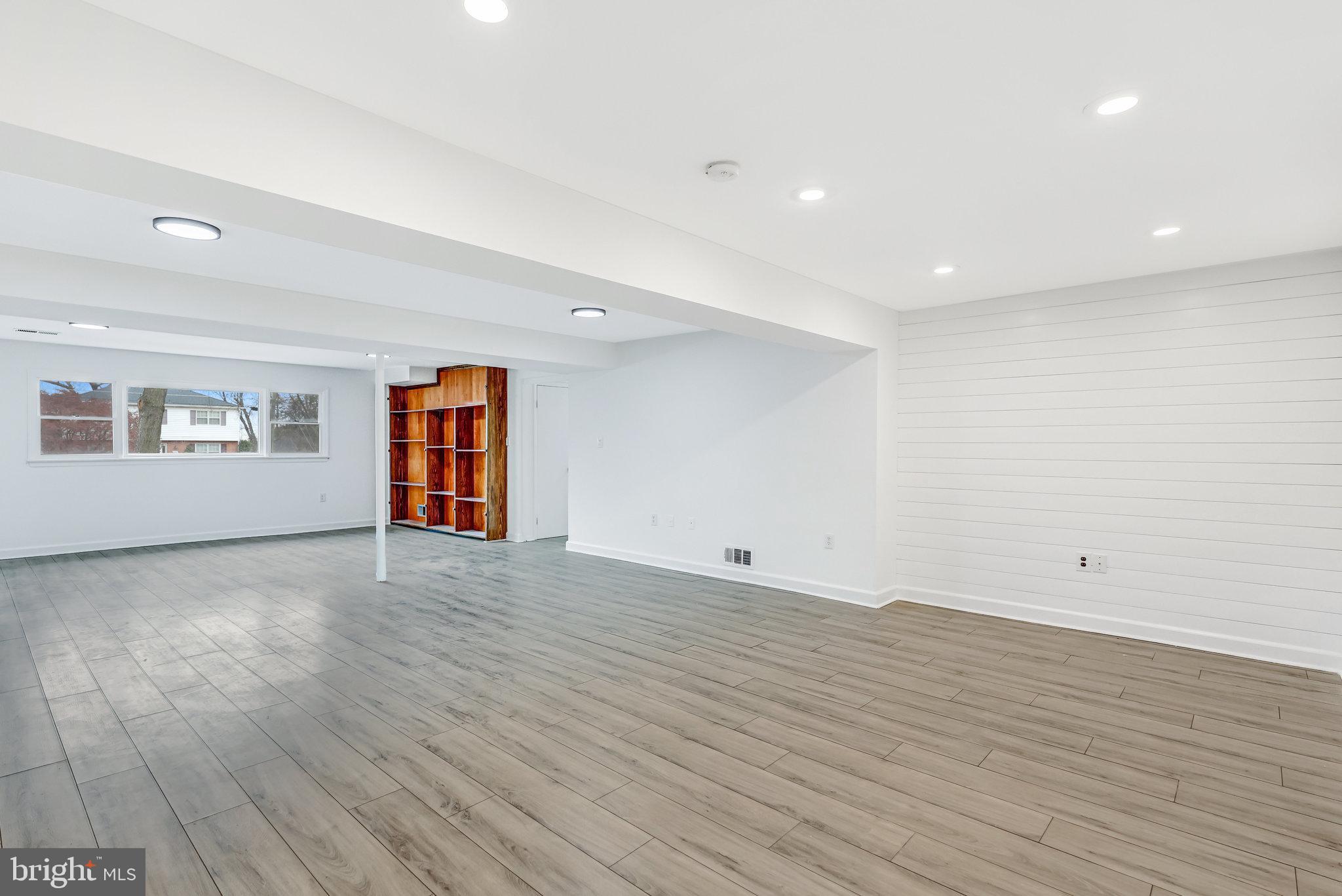 Real estate listing preview #24