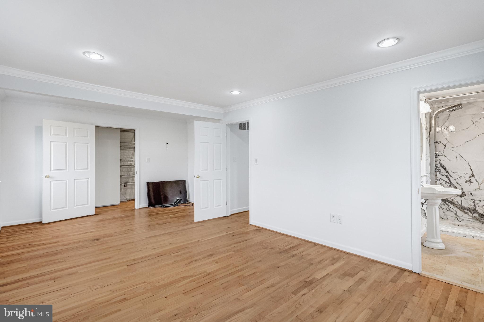 Real estate listing preview #18