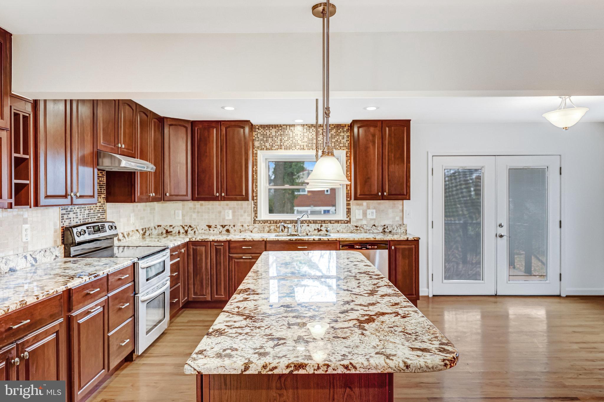 Real estate listing preview #8