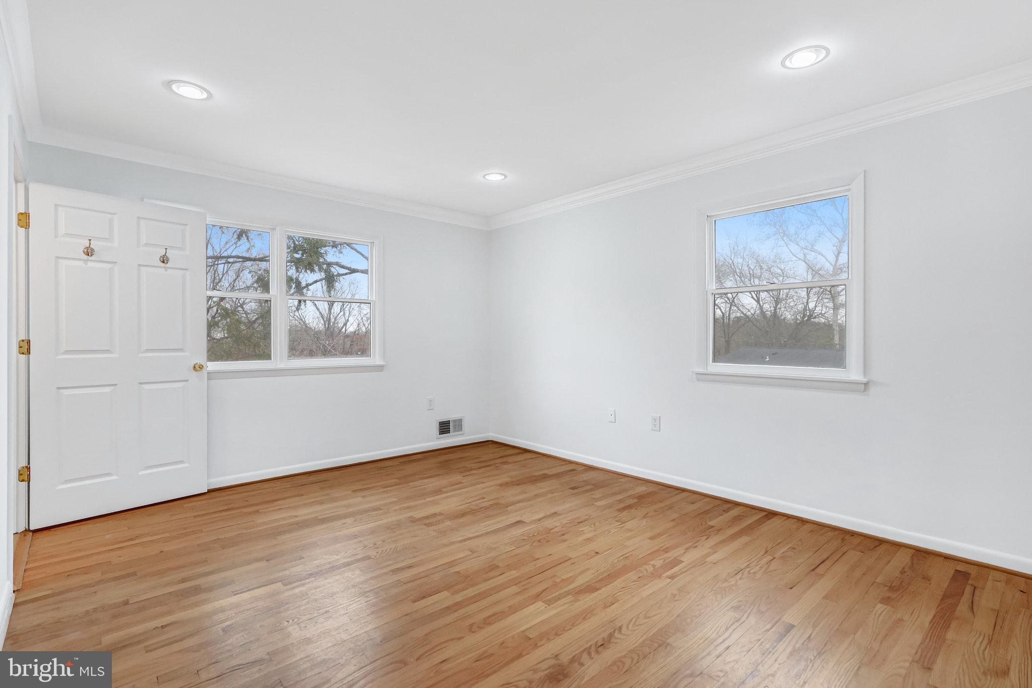 Real estate listing preview #17