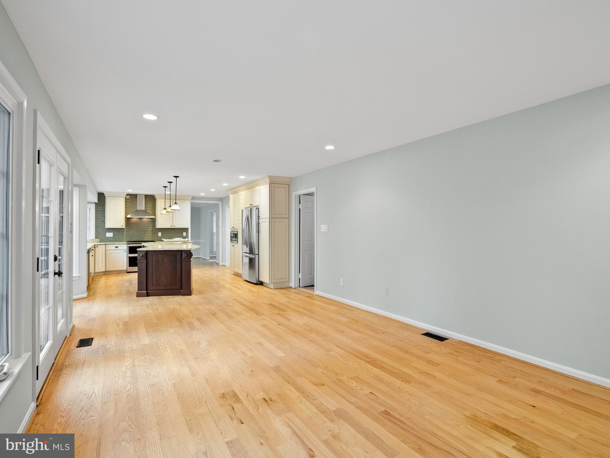 Real estate listing preview #12