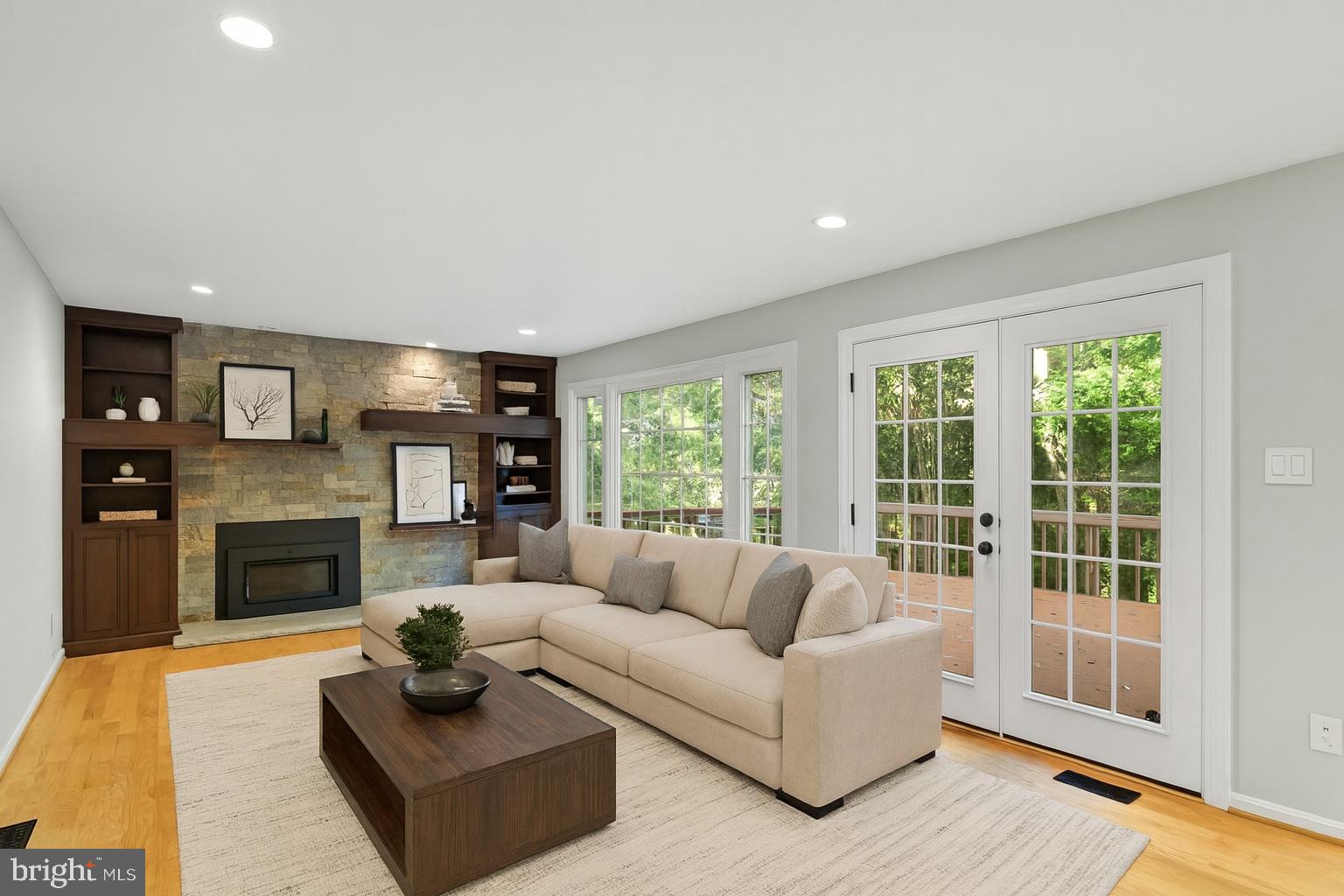 Real estate listing preview #9