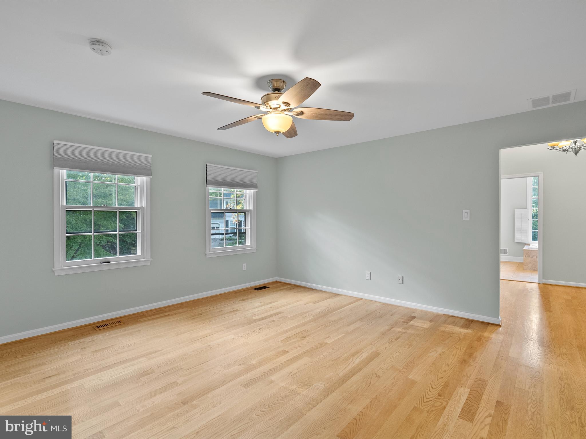 Real estate listing preview #24