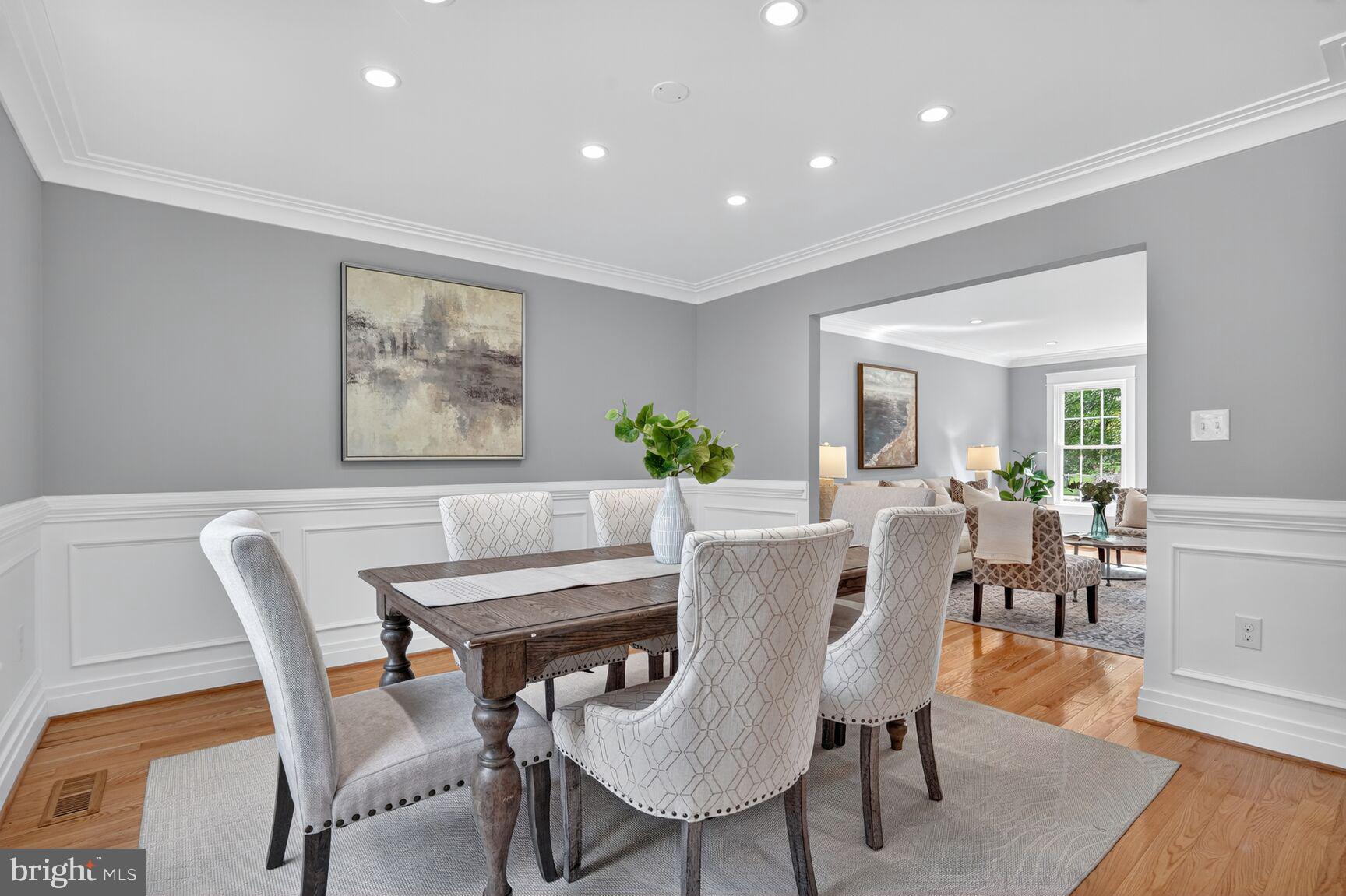 Real estate listing preview #8