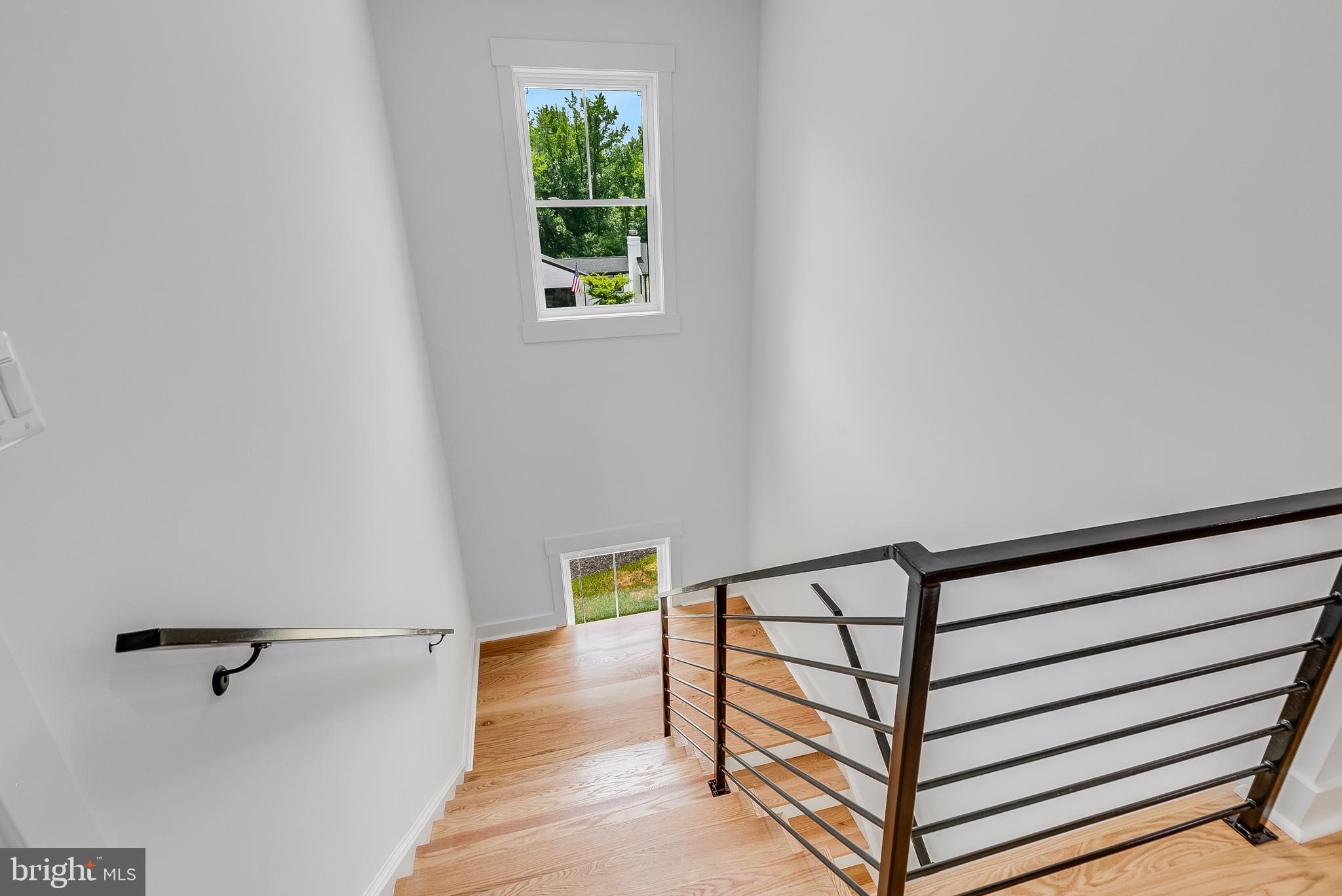 Real estate listing preview #24