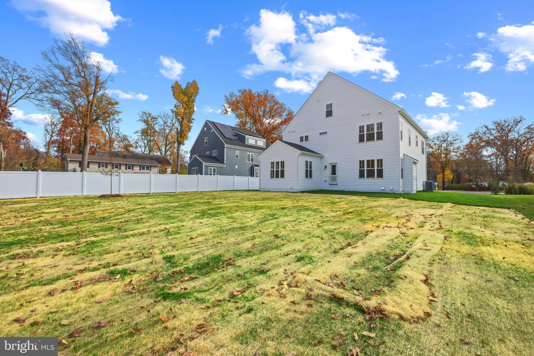 Real estate listing preview #6