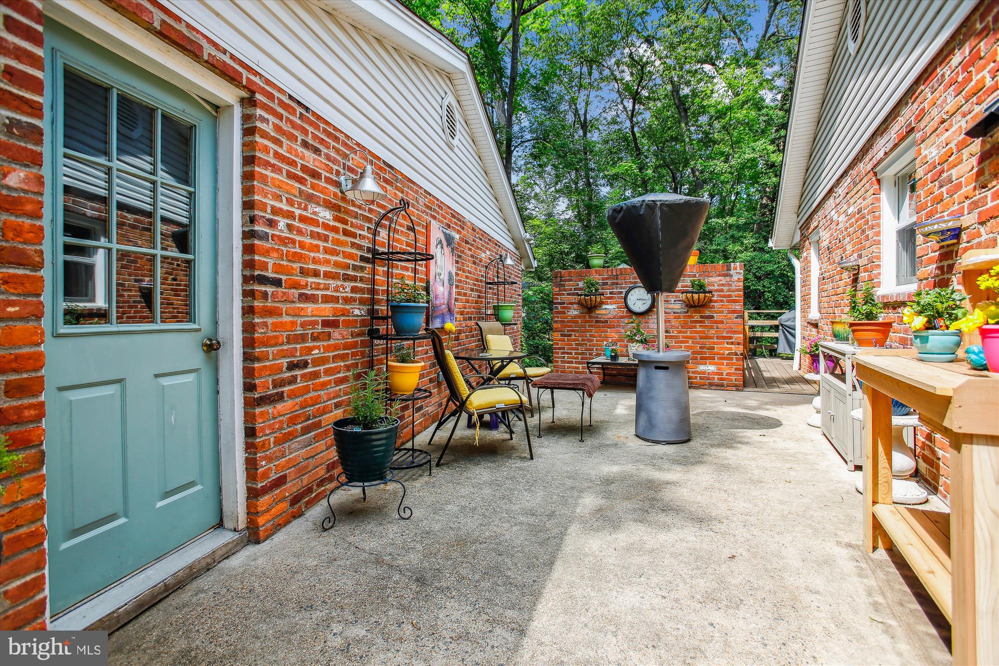 Real estate listing preview #6