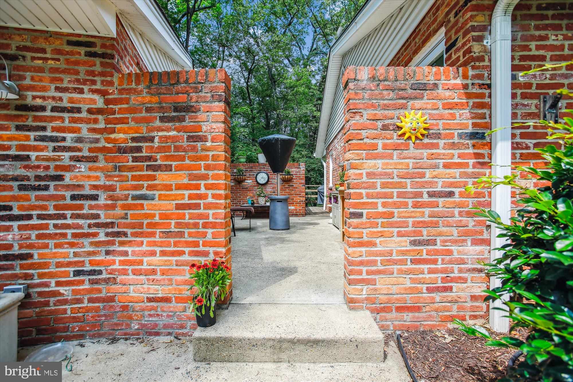 Real estate listing preview #5