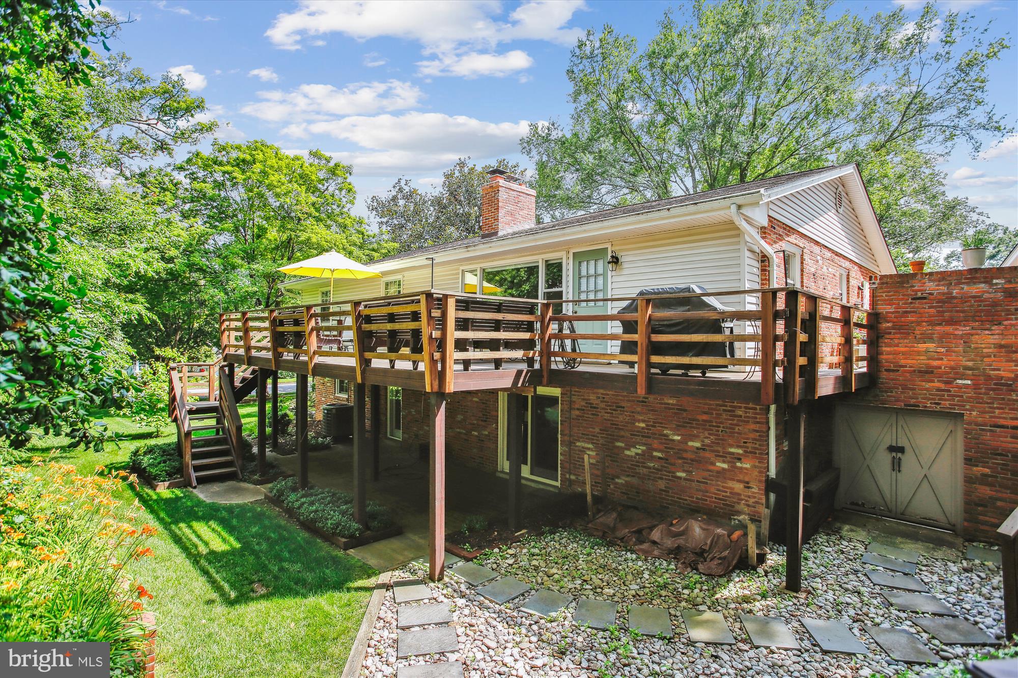 Real estate listing preview #11