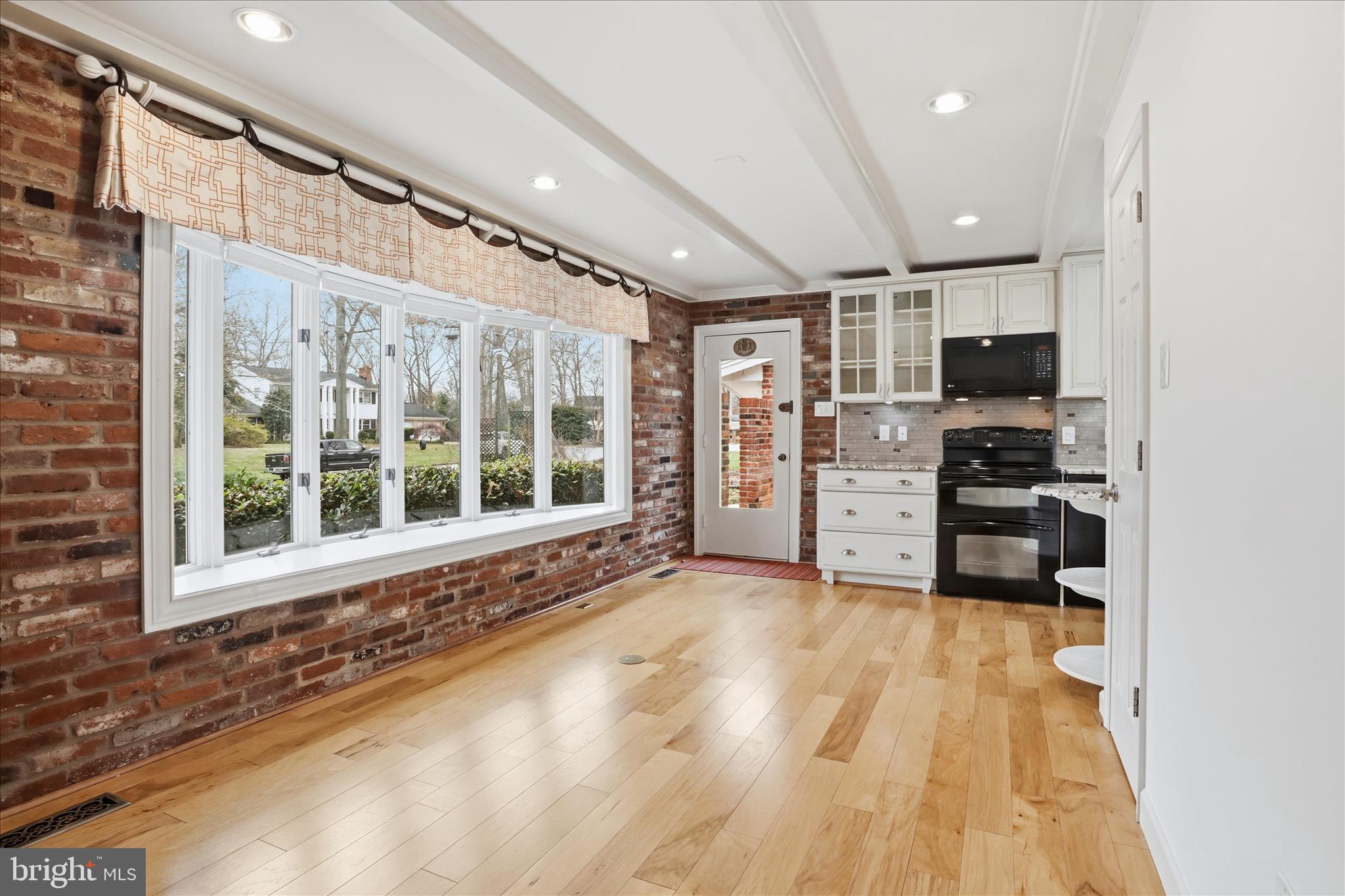 Real estate listing preview #22