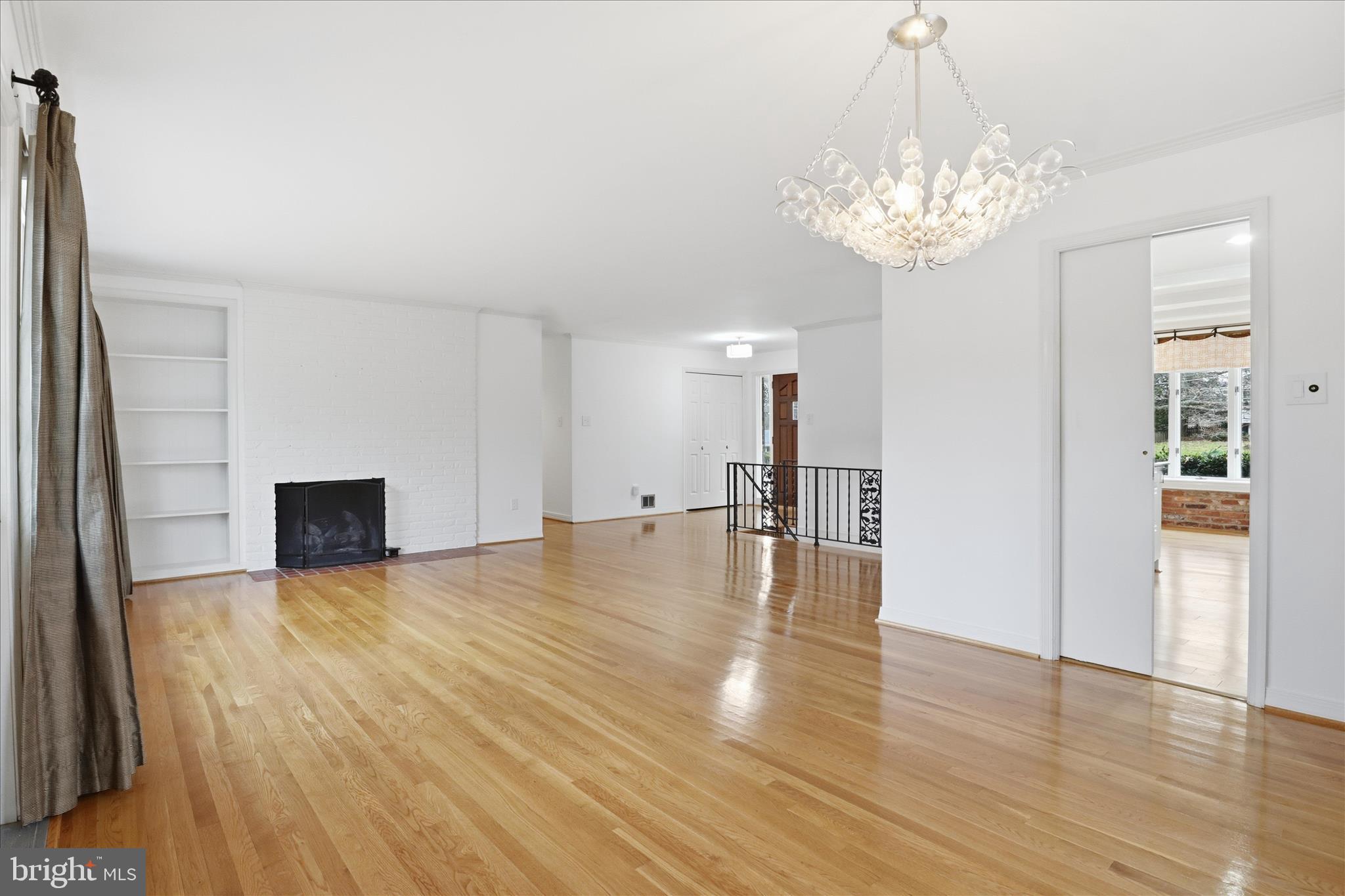 Real estate listing preview #16