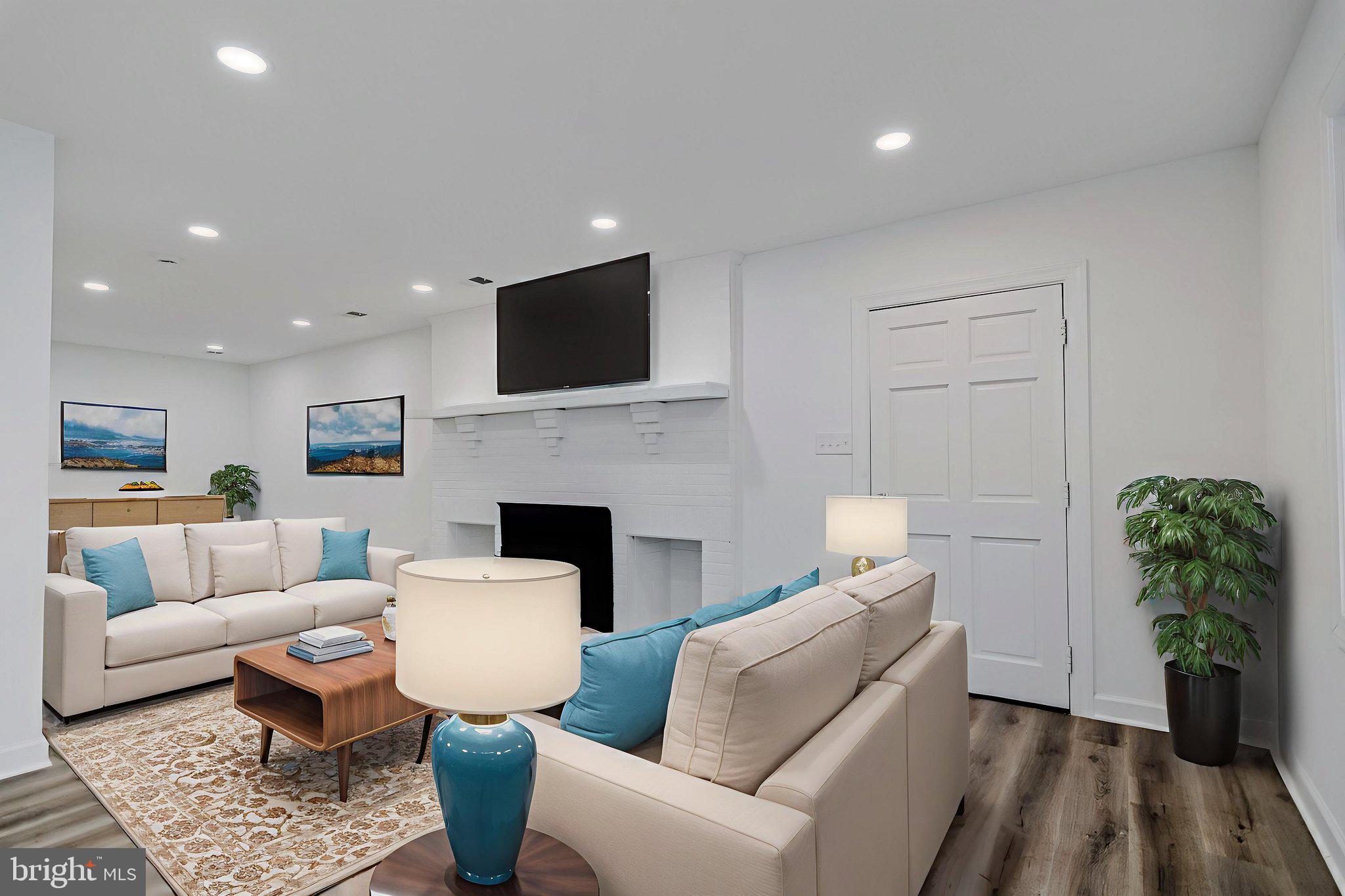 Real estate listing preview #14