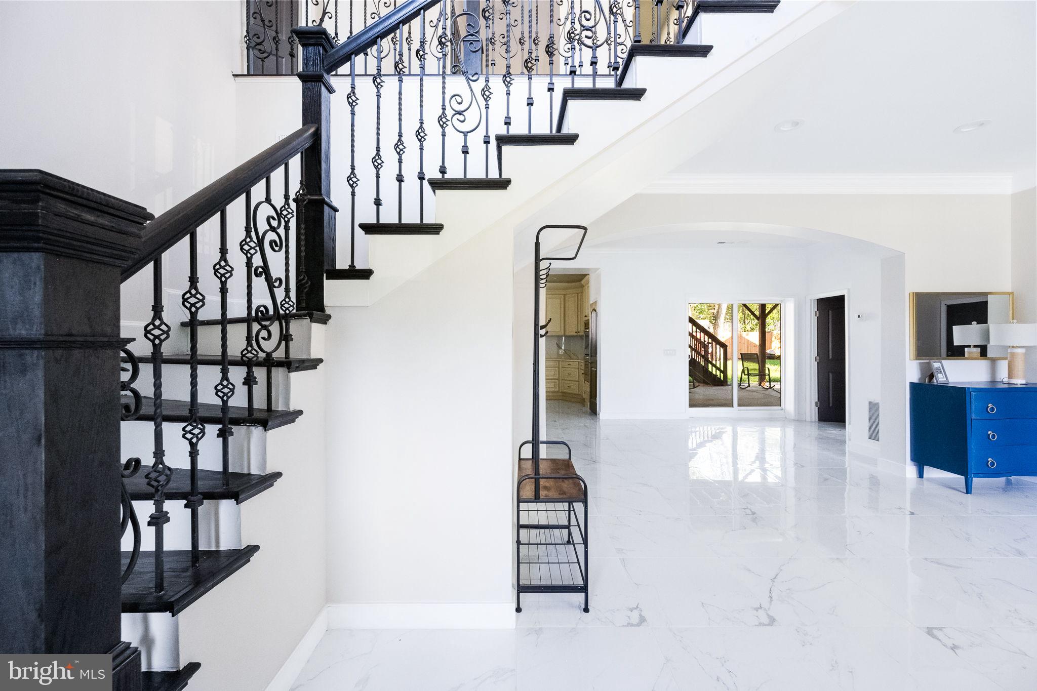 Real estate listing preview #13