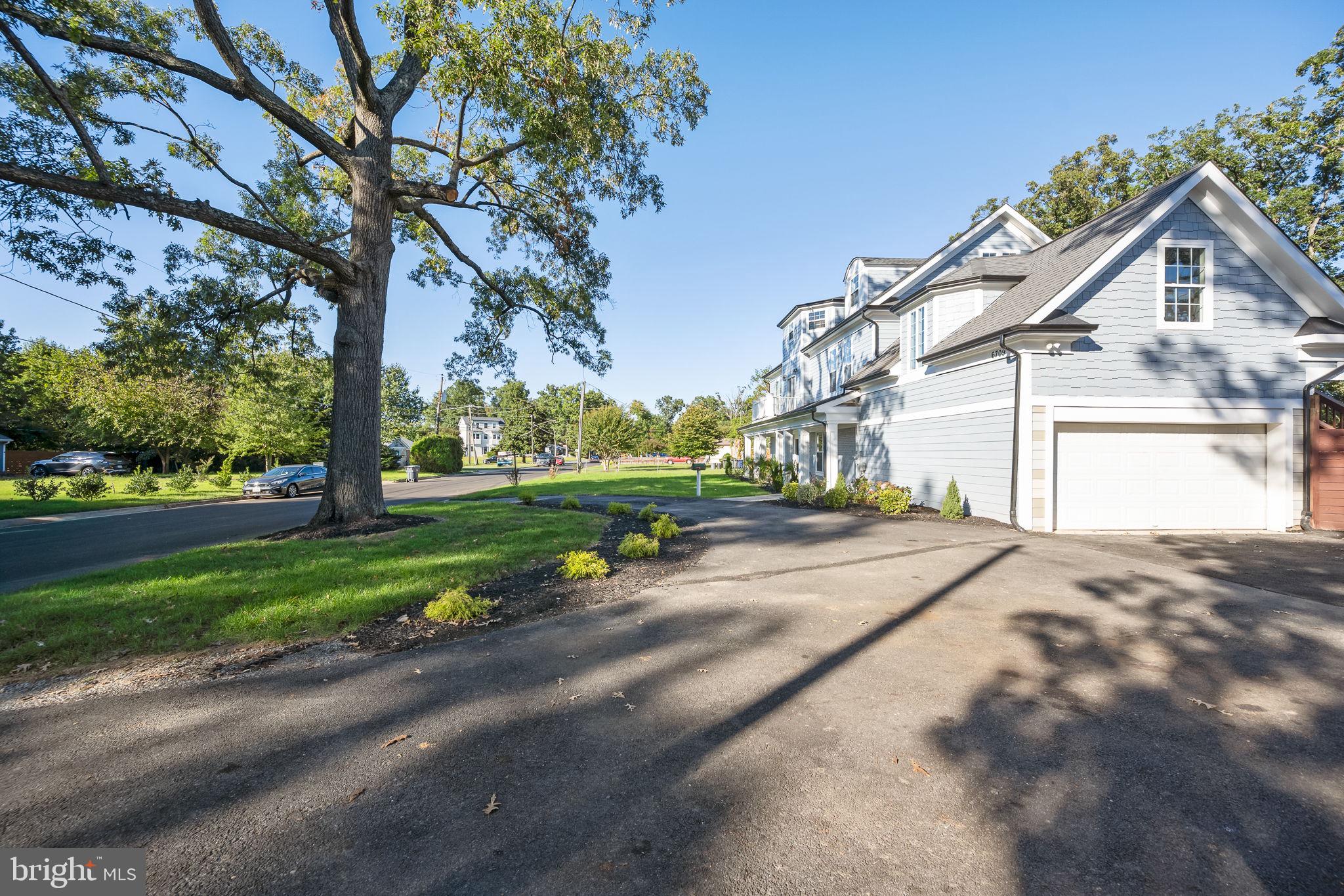 Real estate listing preview #4