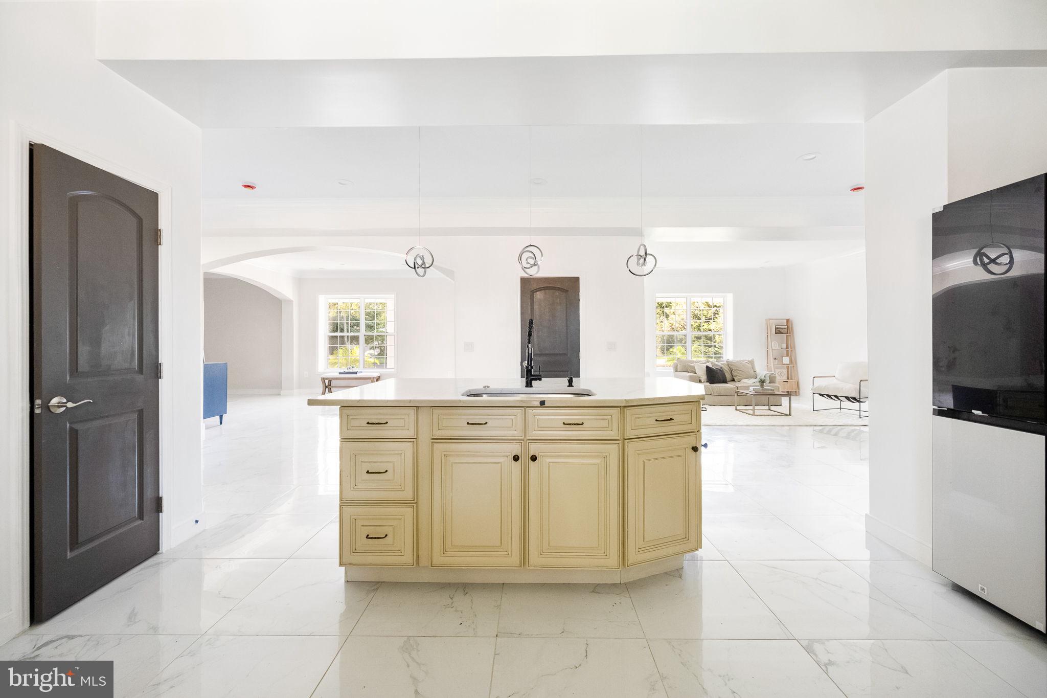 Real estate listing preview #22